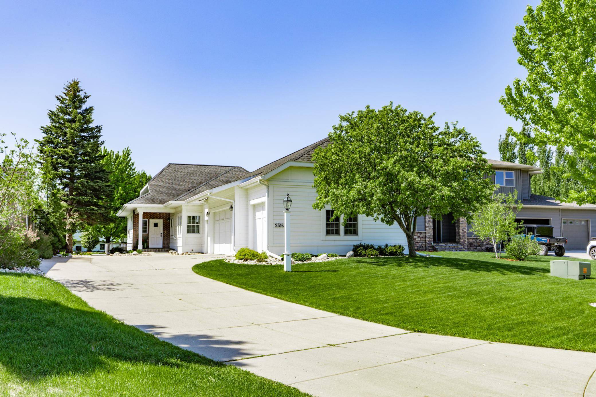 2516 Rose Creek Pkwy S, Fargo, ND 58104
