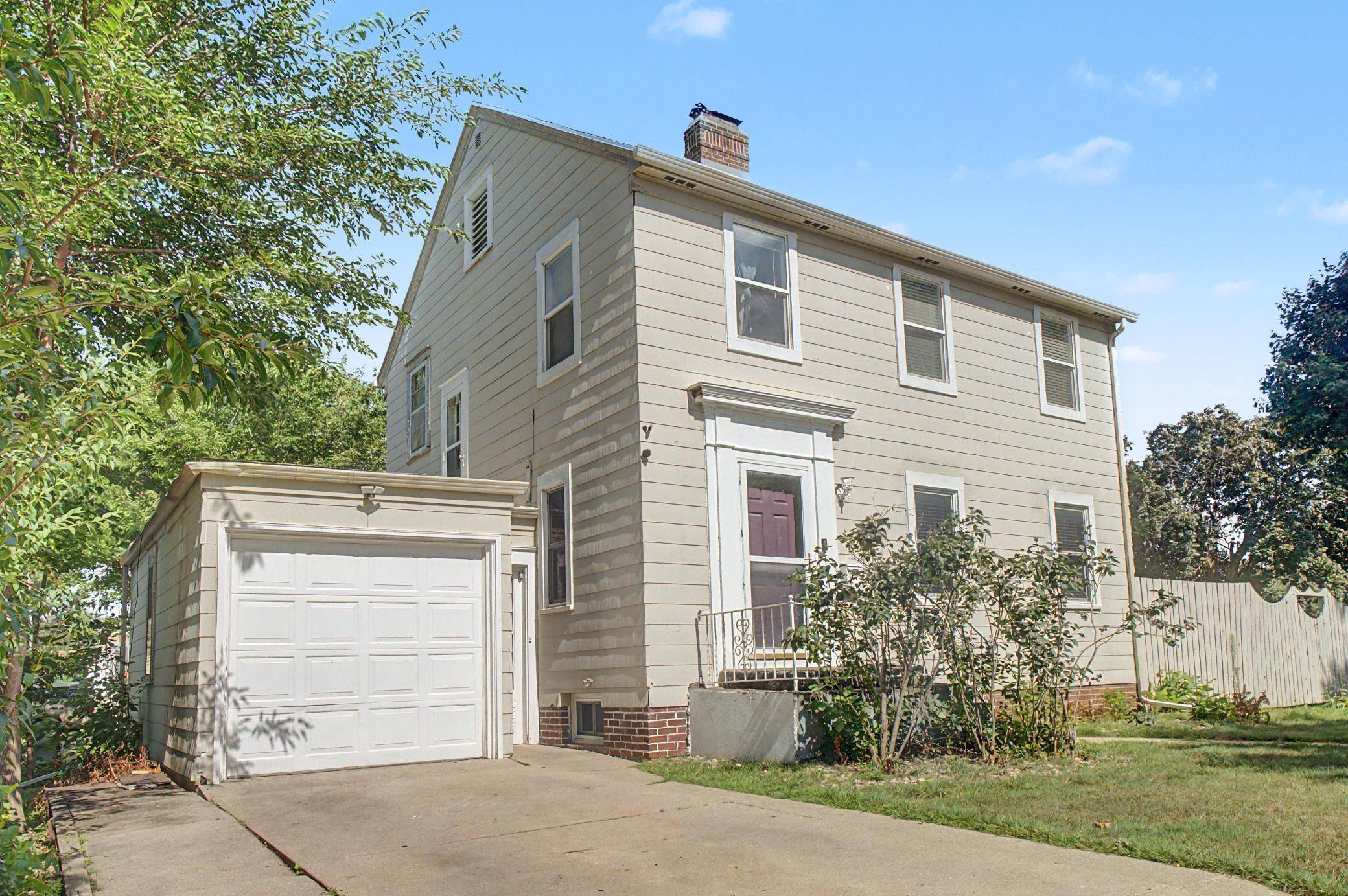 608 9th ST, Worthington, MN 56187