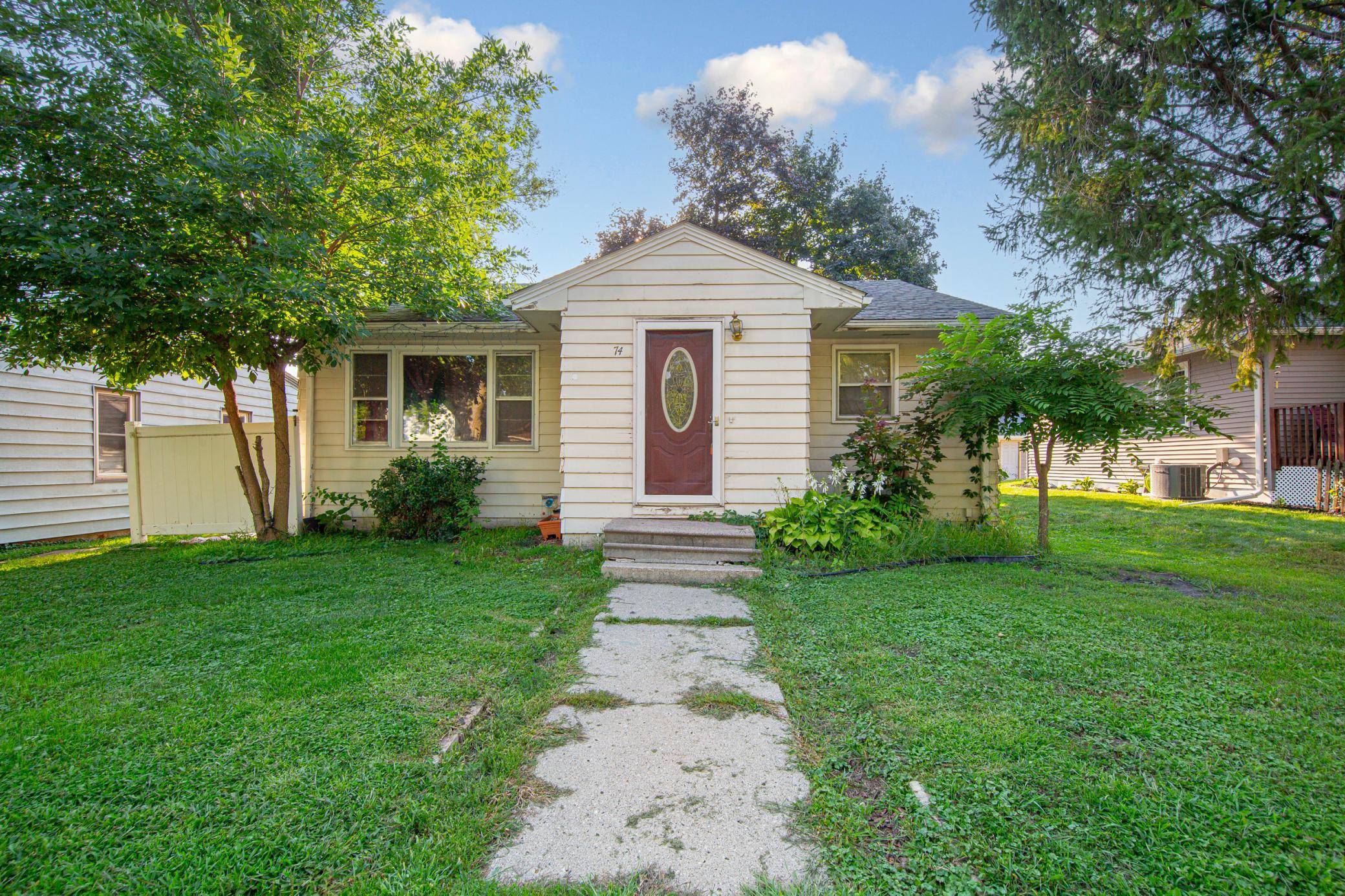 74 S Cordova AVE, Le Center, MN 56057