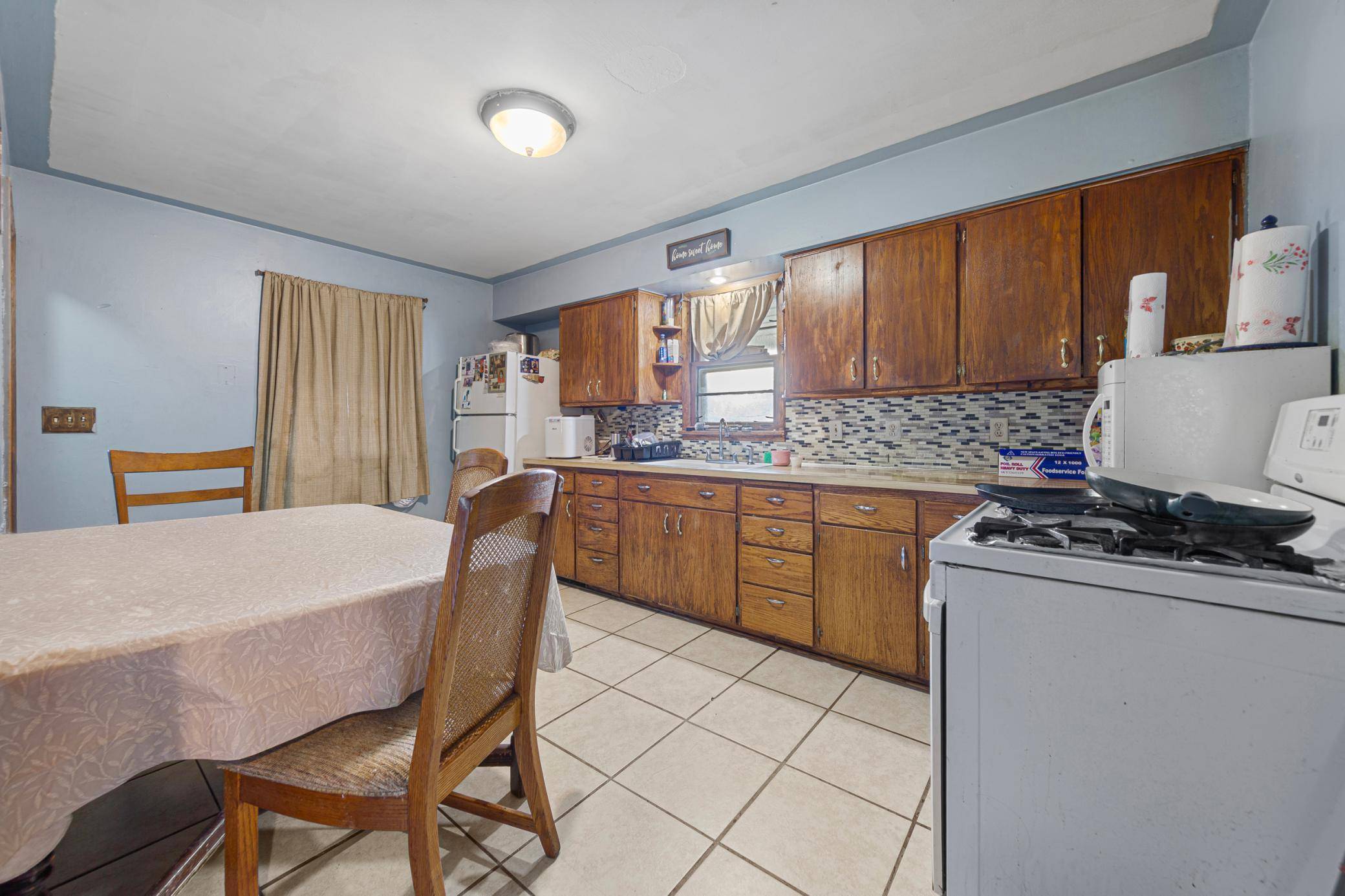 74 S Cordova AVE, Le Center, MN 56057