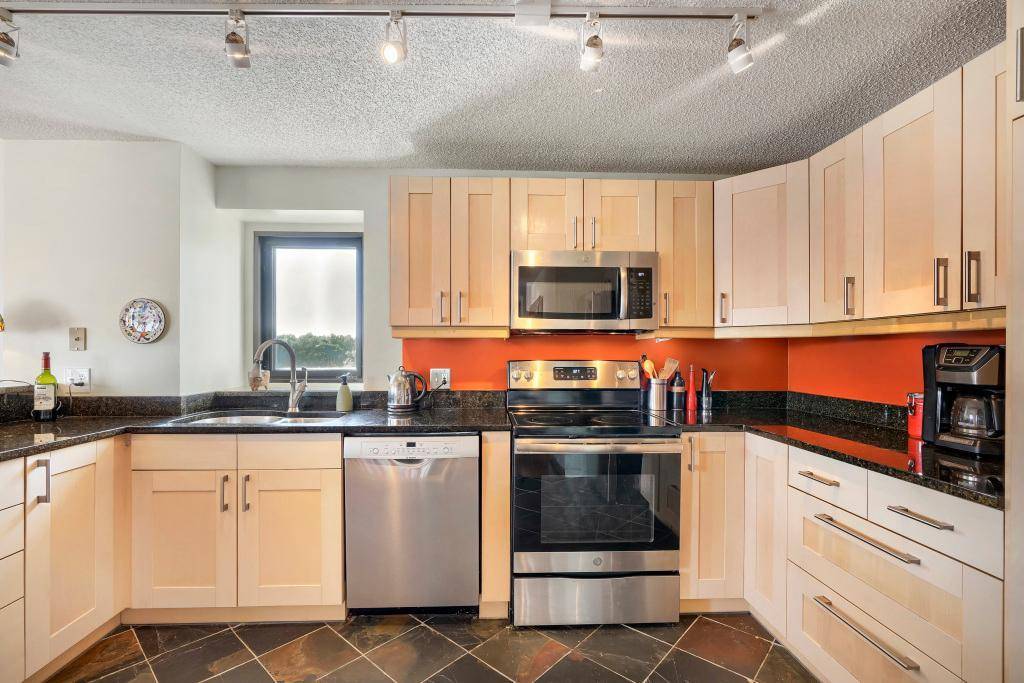 3145 Dean CT #505, Minneapolis, MN 55416
