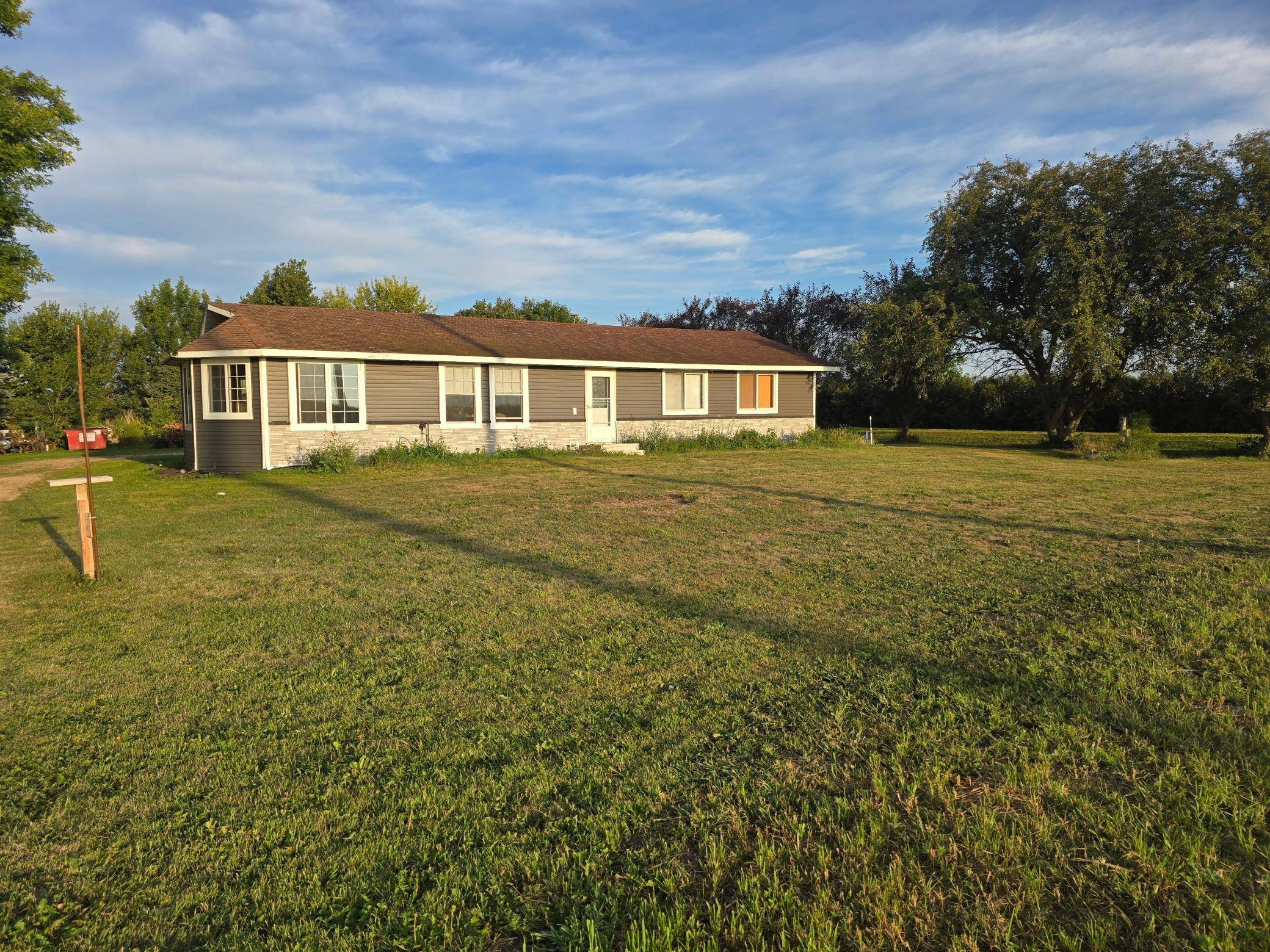 1011 90th AVE, Pipestone, MN 56164