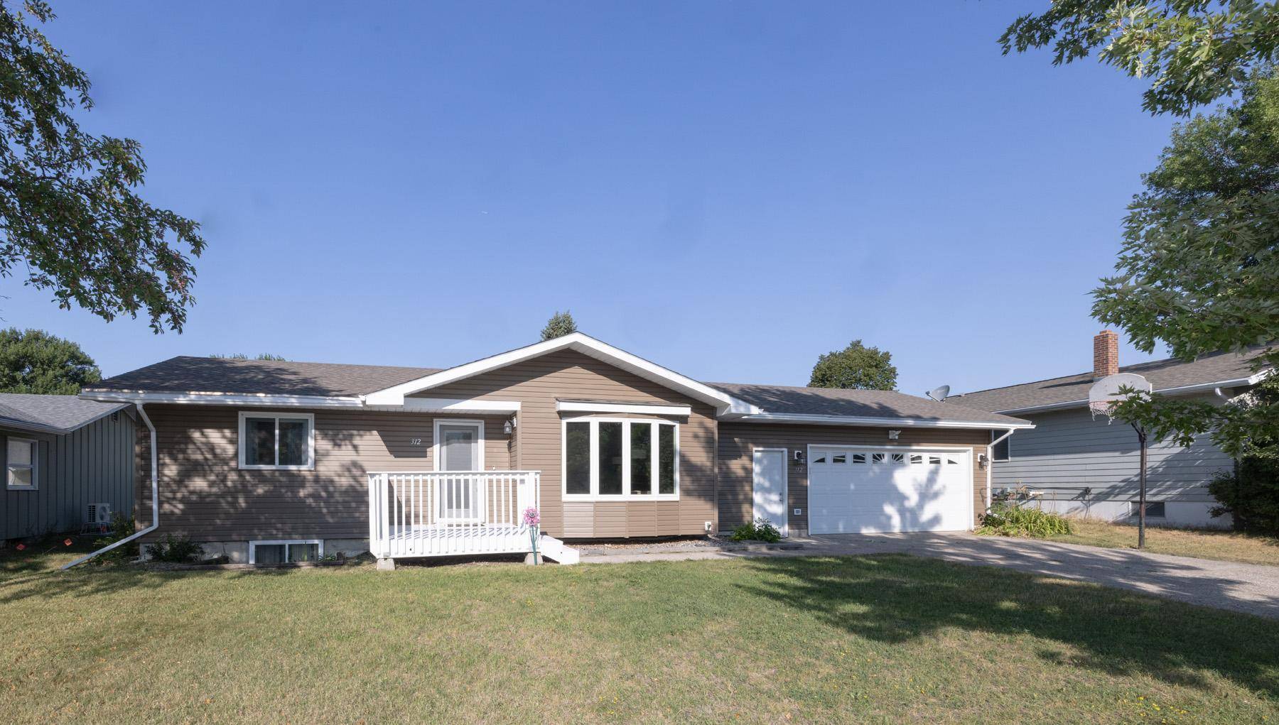312 3rd AVE E, Halstad, MN 56548
