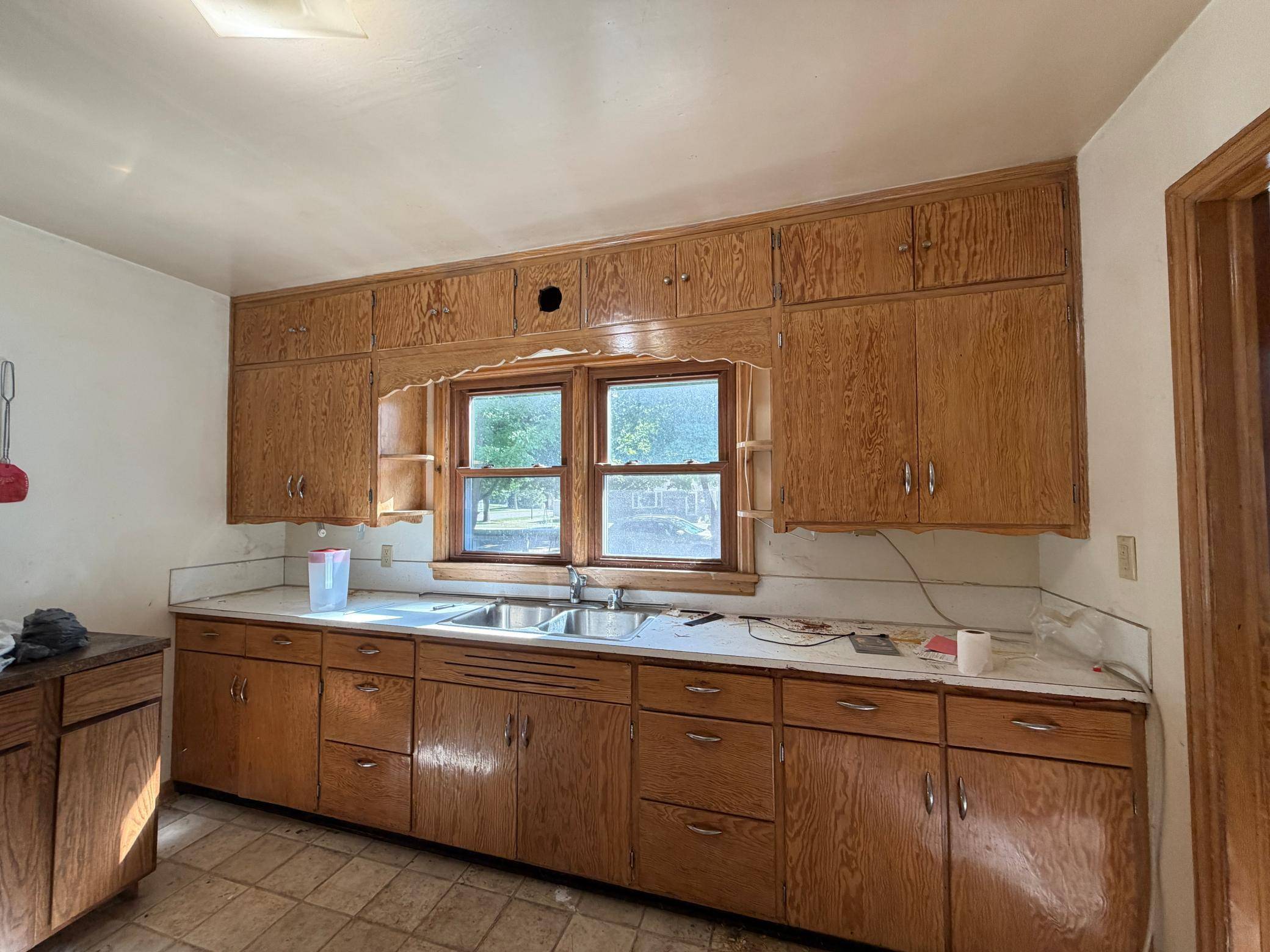 106 N Oak ST, Hendricks, MN 56136