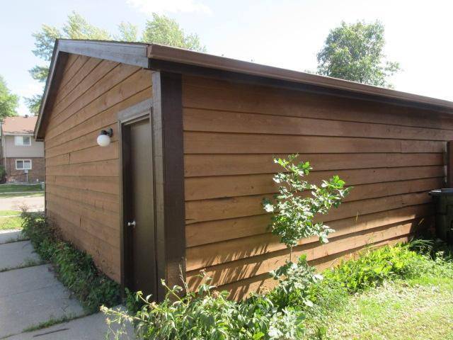 2001 Park BLVD S, Fargo, ND 58103