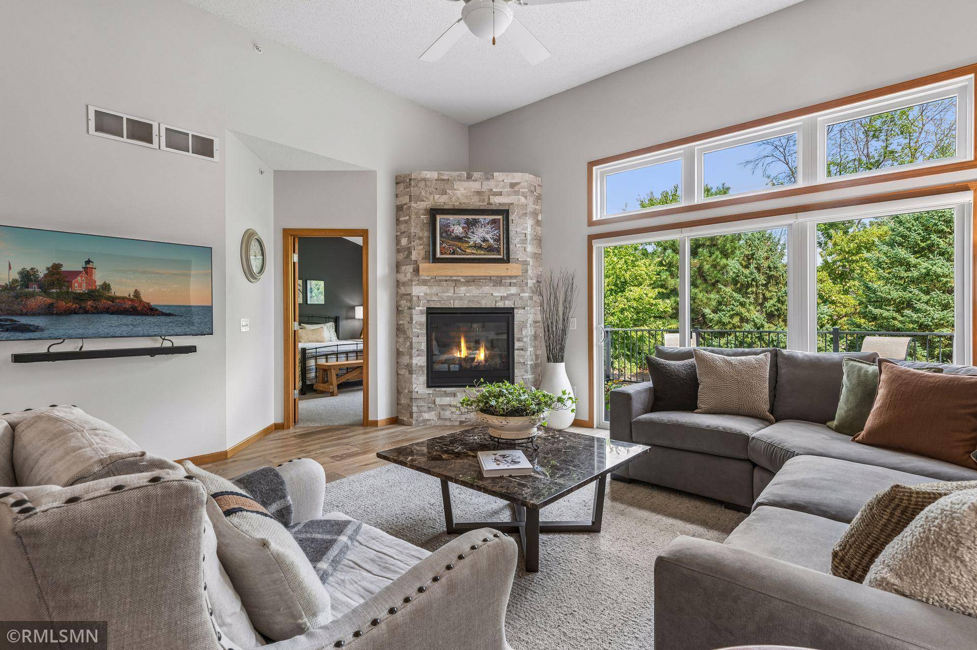11712 Emery Village DR N, Champlin, MN 55316