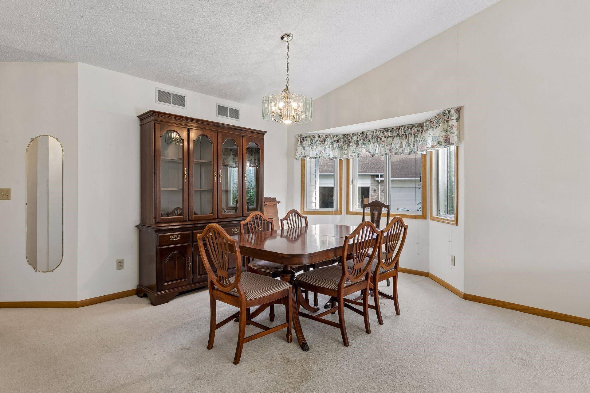 14116 Essex LN, Apple Valley, MN 55124