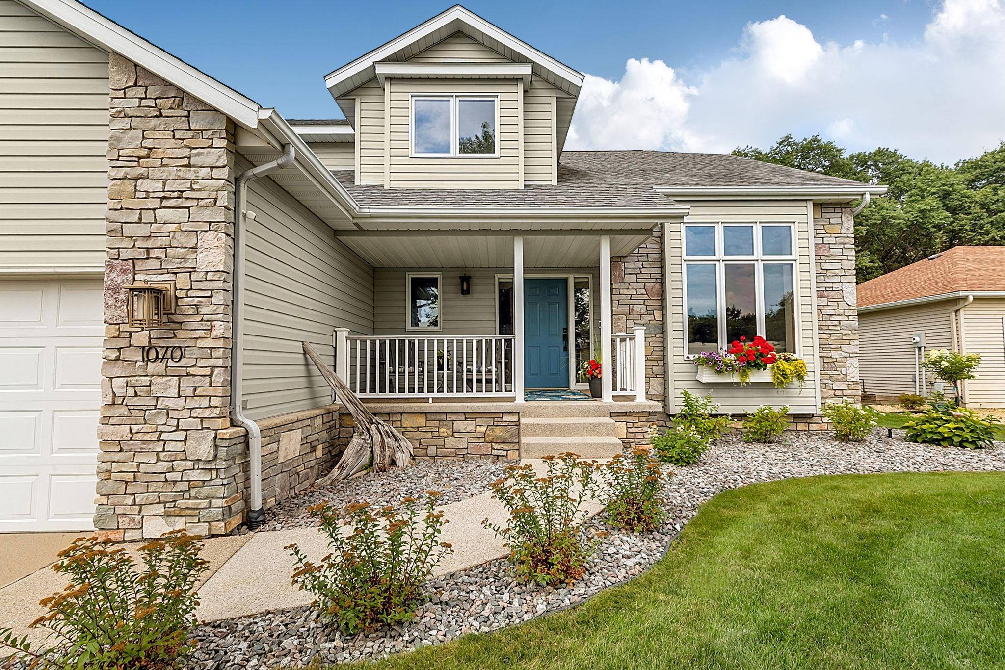 1070 Sunwood Park LN, Waite Park, MN 56387
