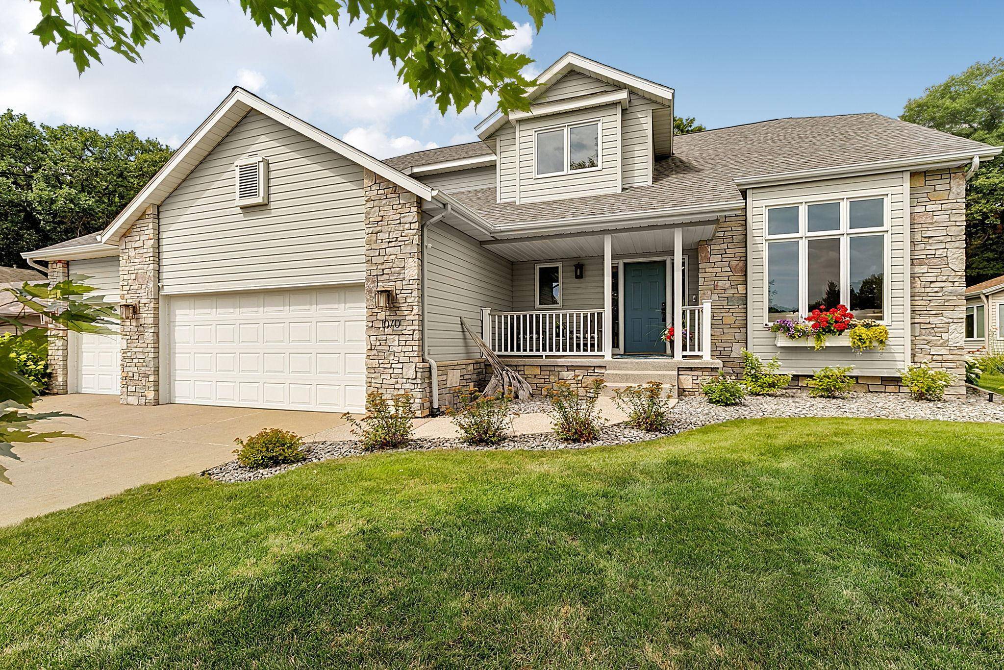 1070 Sunwood Park LN, Waite Park, MN 56387