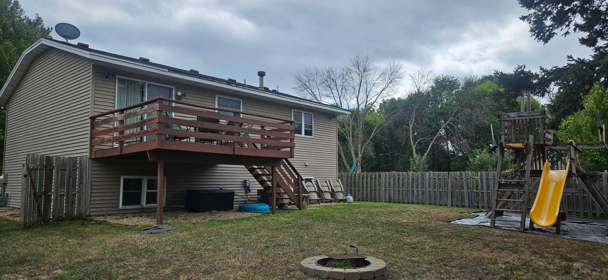 7040 71st AVE N, Brooklyn Park, MN 55428