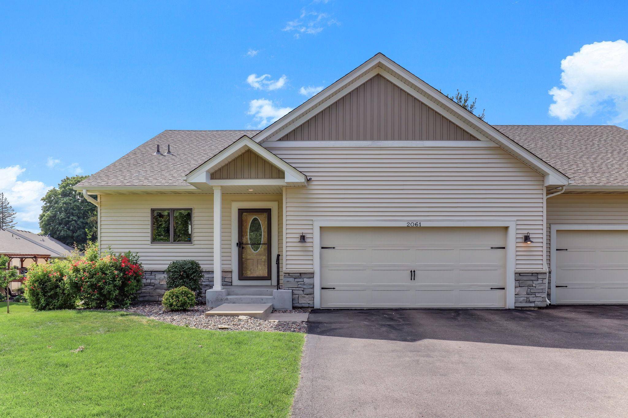 2061 Cardinal GLN, North Saint Paul, MN 55109