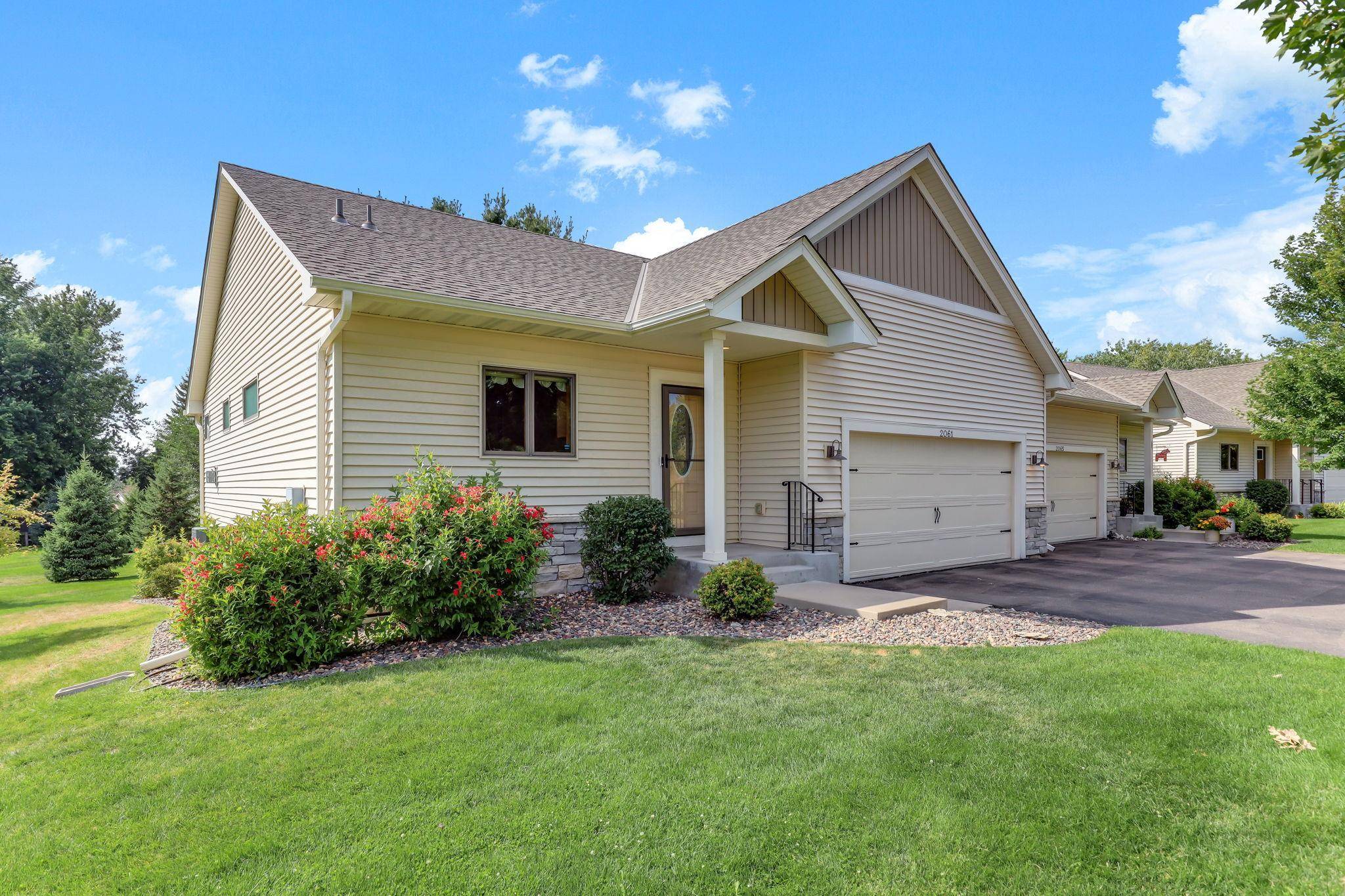 2061 Cardinal GLN, North Saint Paul, MN 55109