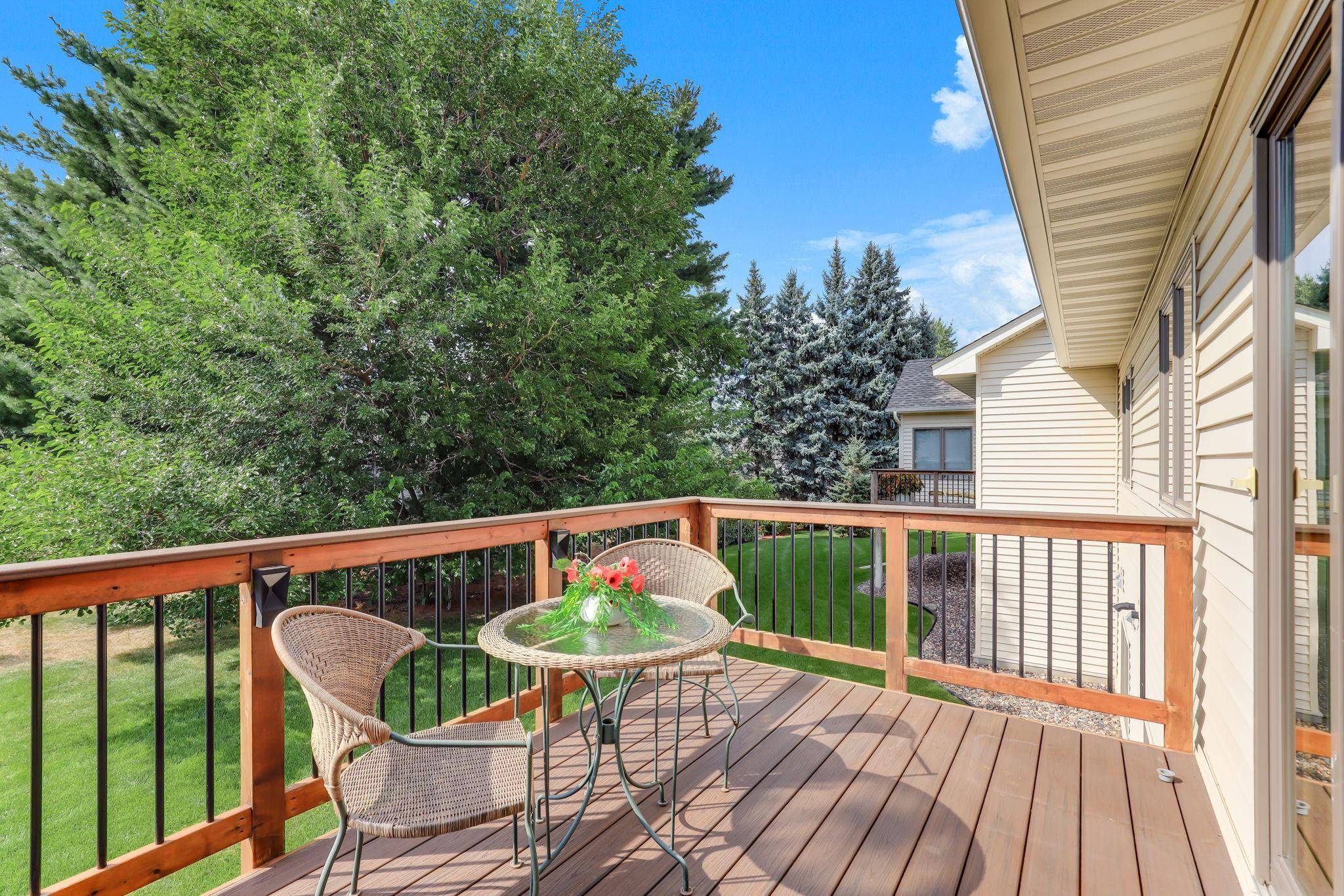 2061 Cardinal GLN, North Saint Paul, MN 55109