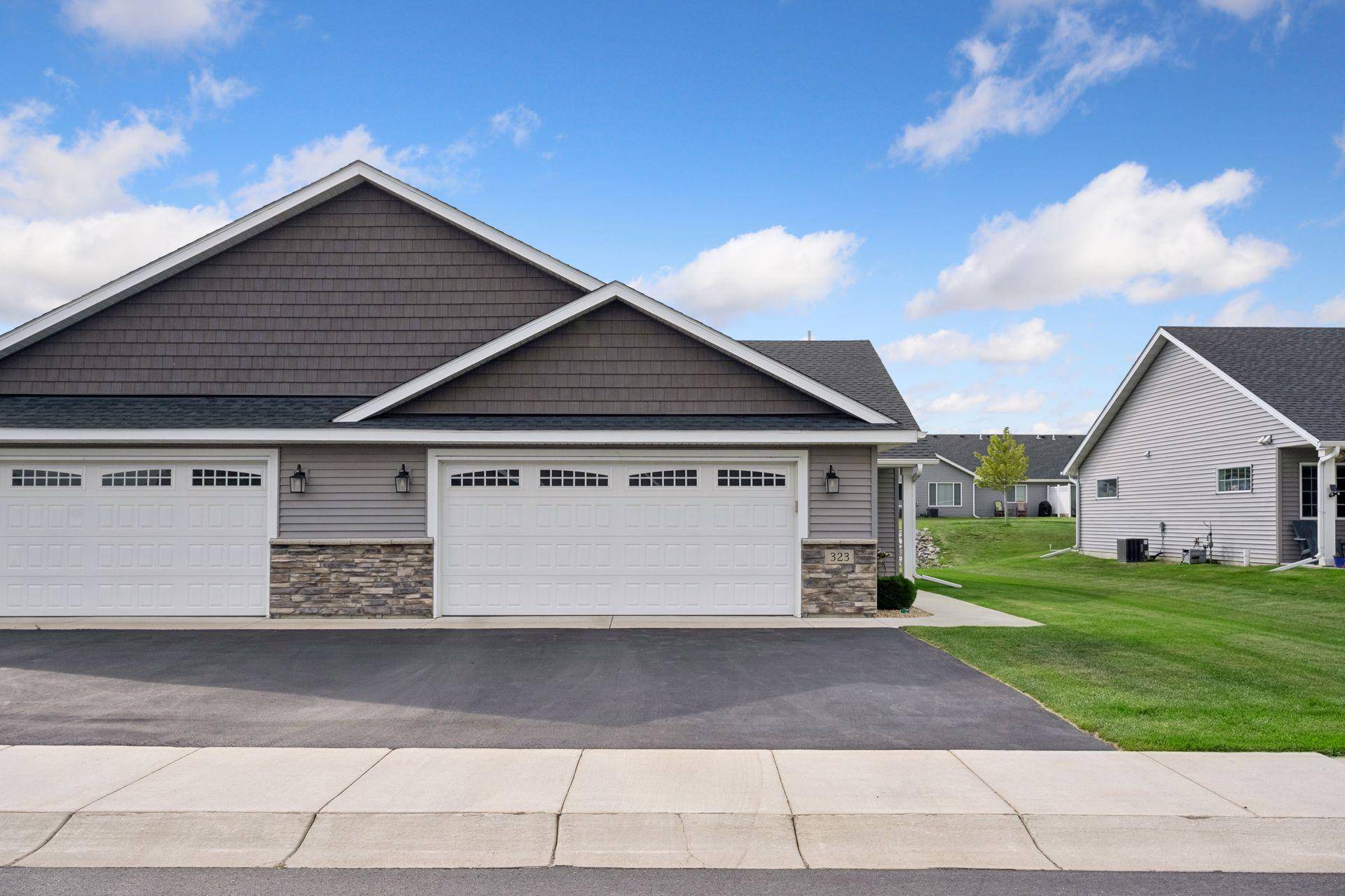323 Geneva LN, Maple Lake, MN 55358