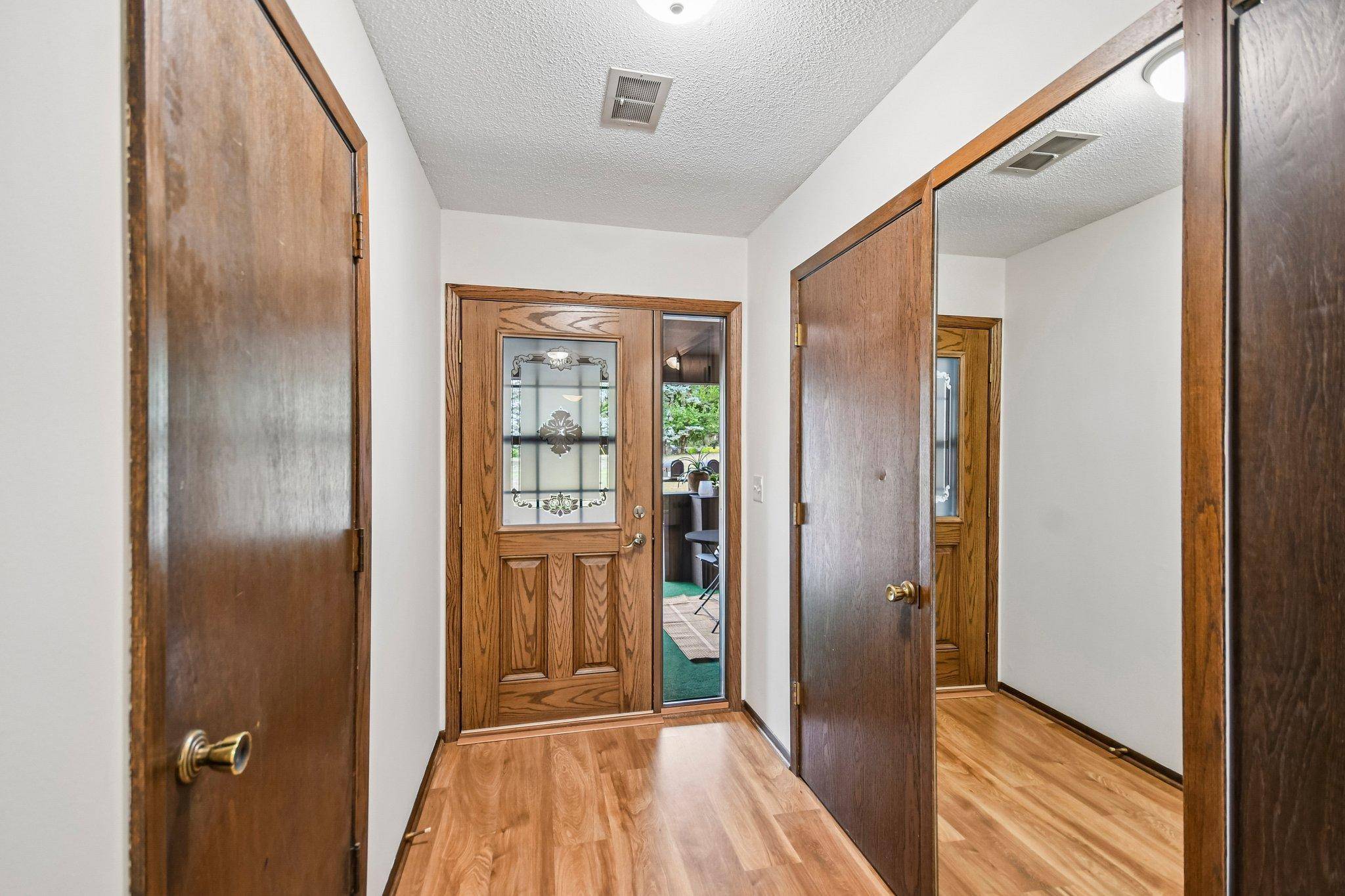 1748 Mcknight RD N #24, Maplewood, MN 55109