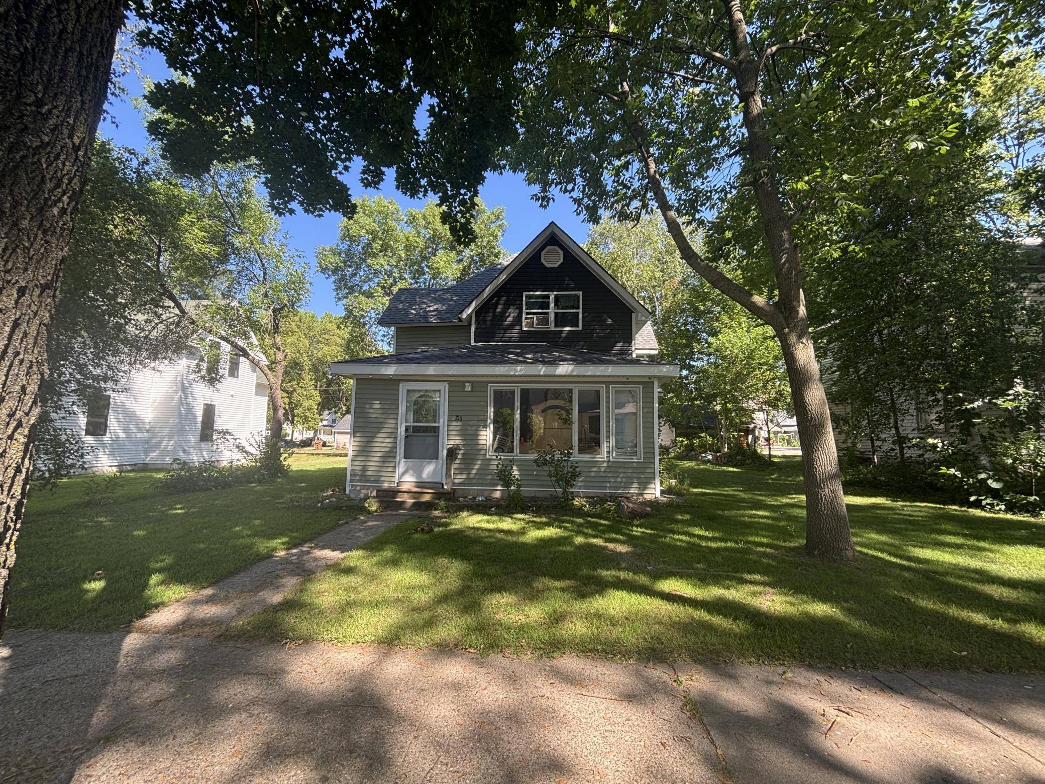 216 N 6th ST, Montevideo, MN 56265