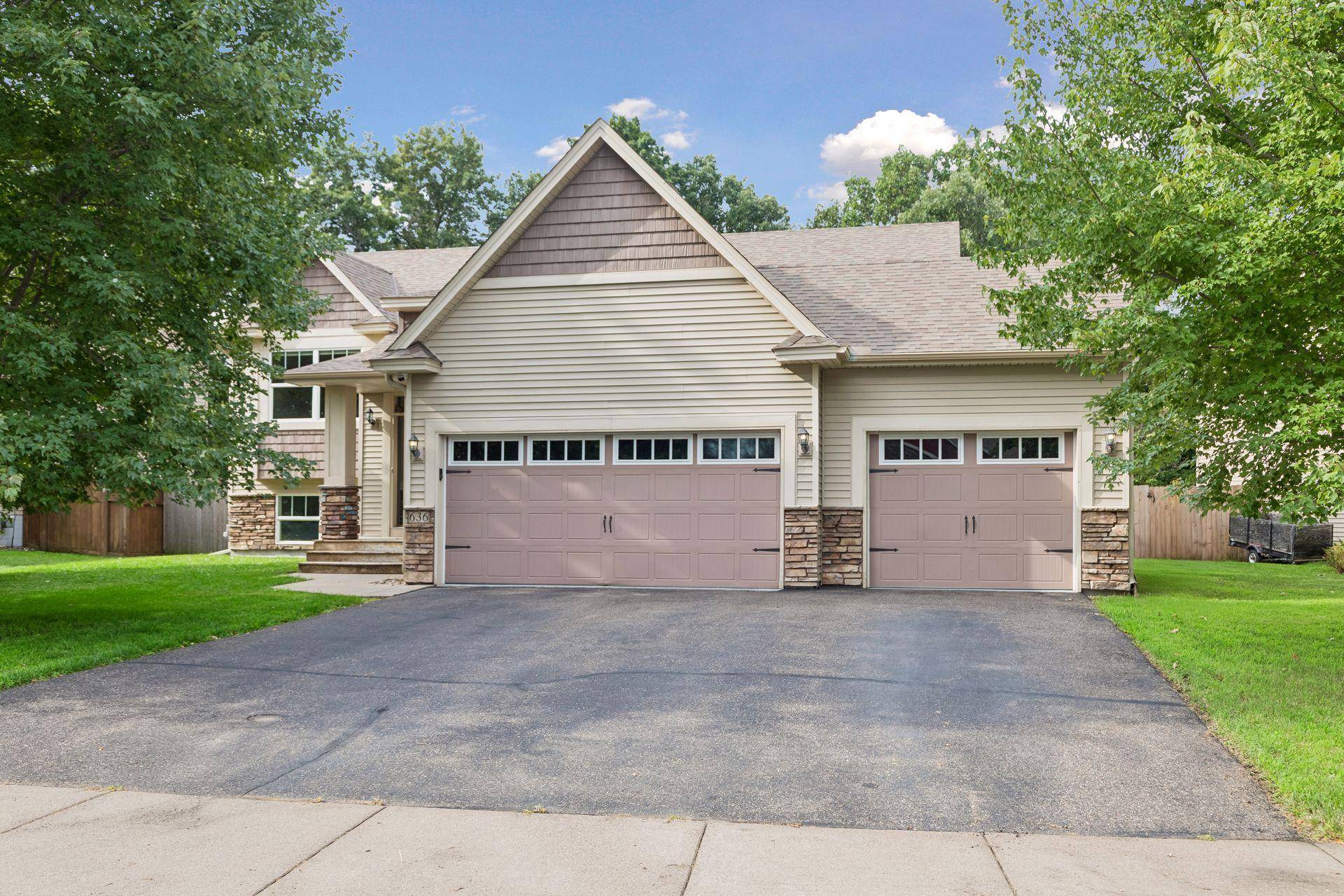 636 130th LN NE, Blaine, MN 55434