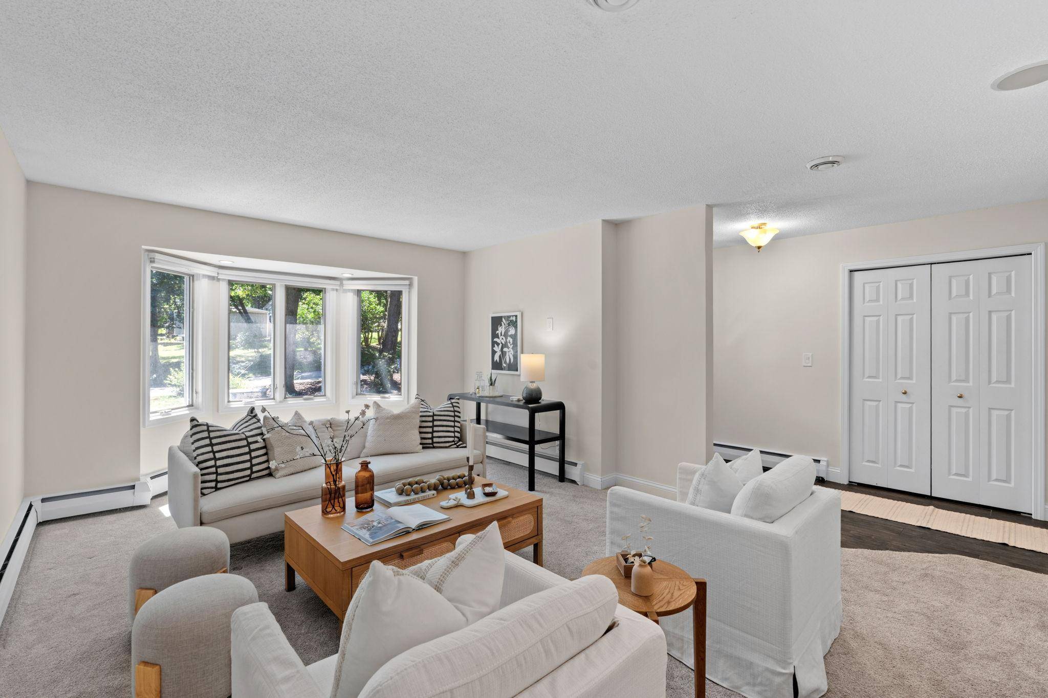 12918 Rutledge CIR, Minnetonka, MN 55305