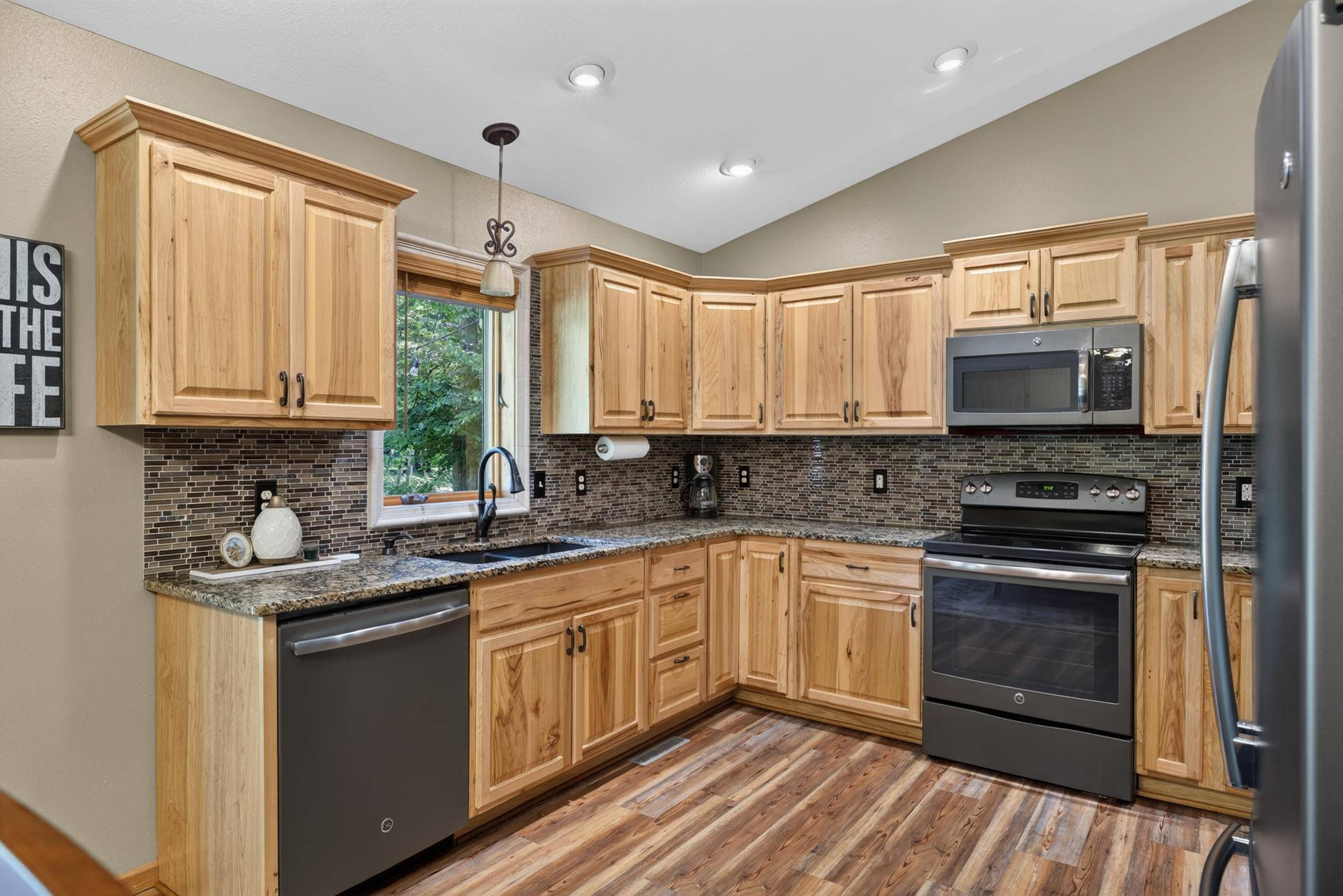 6108 Bittersweet LN, Nisswa, MN 56468