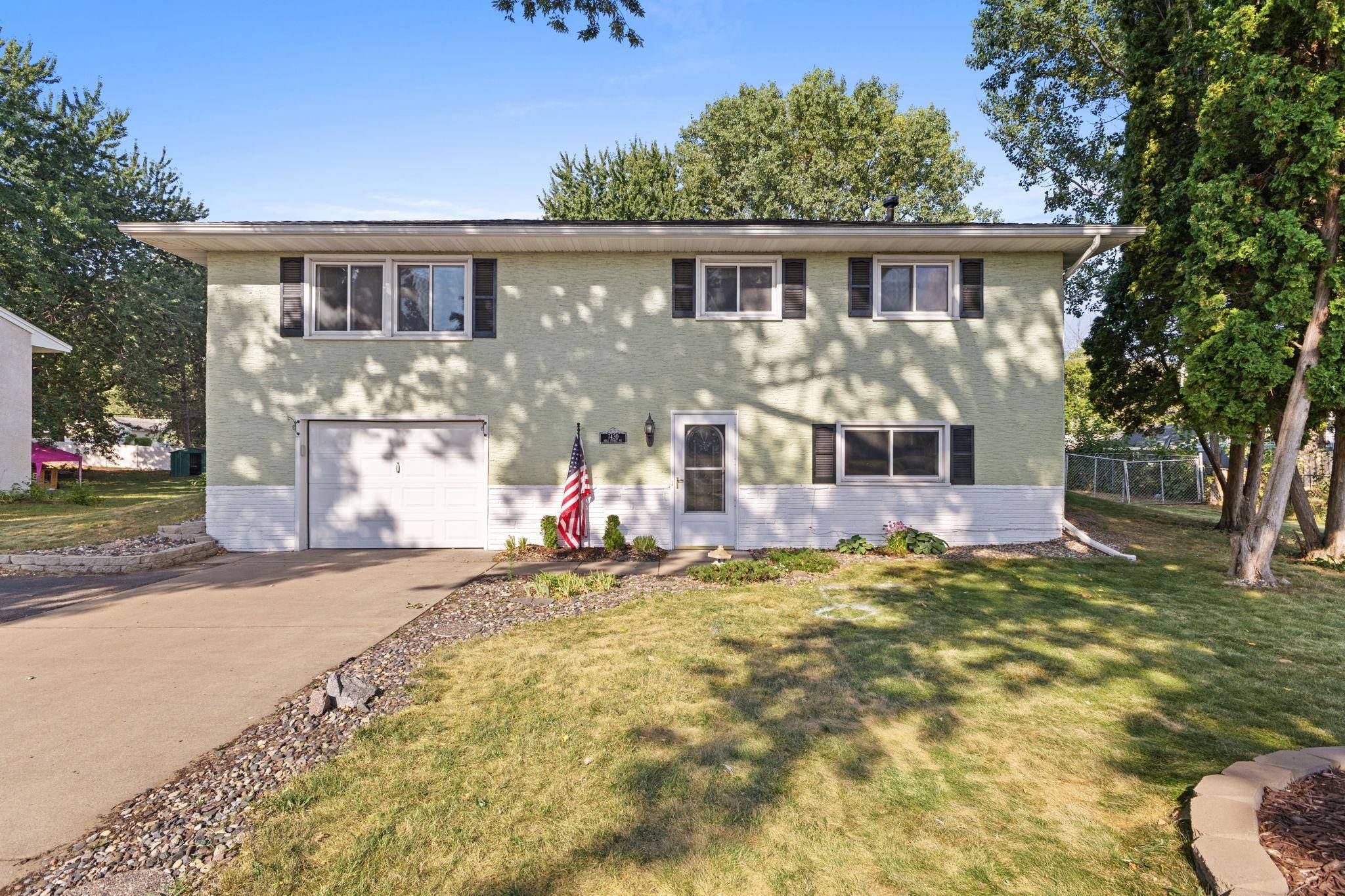 7430 Able ST NE, Fridley, MN 55432