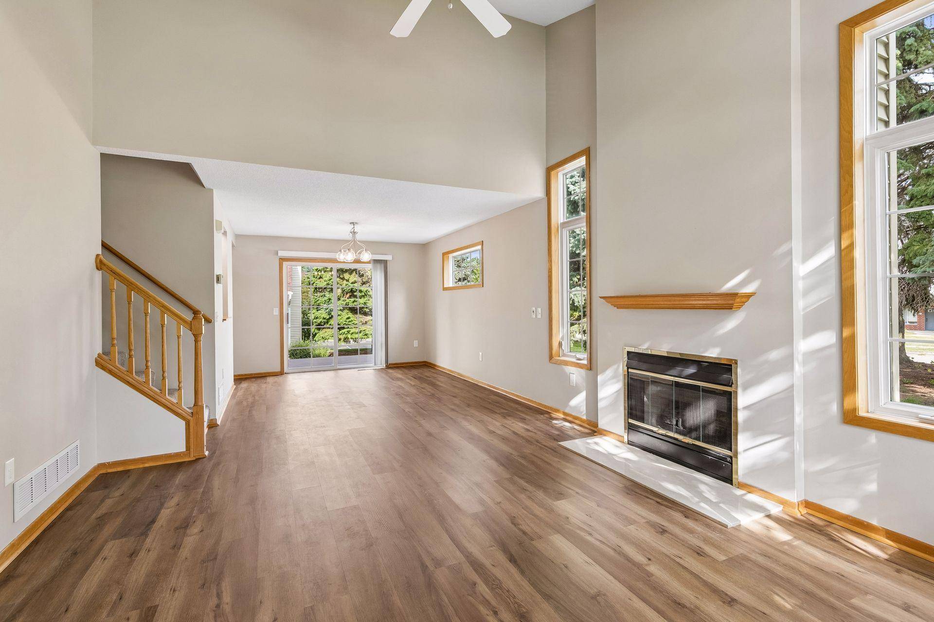 15329 Greenhaven LN #101, Burnsville, MN 55306