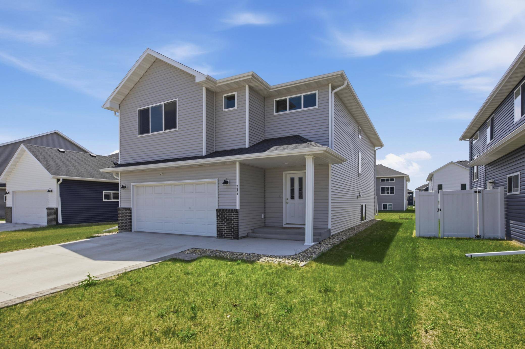 2506 Fulton LOOP S, Fargo, ND 58104