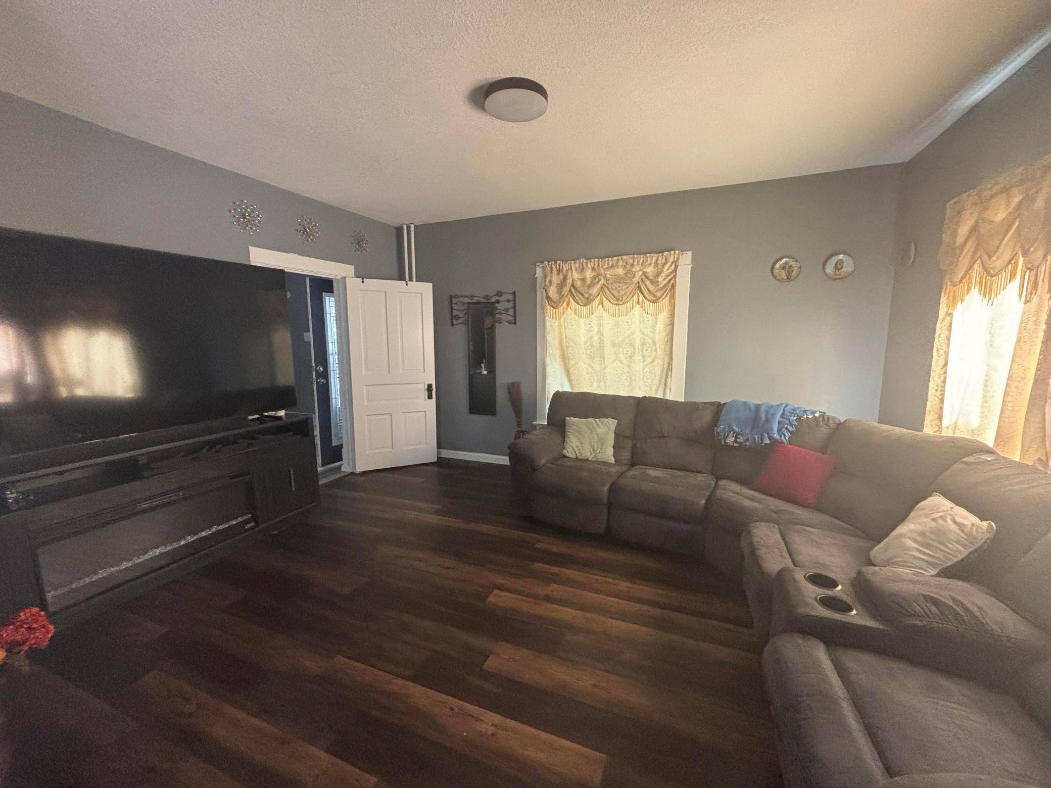 209 N 6th ST, Montevideo, MN 56265