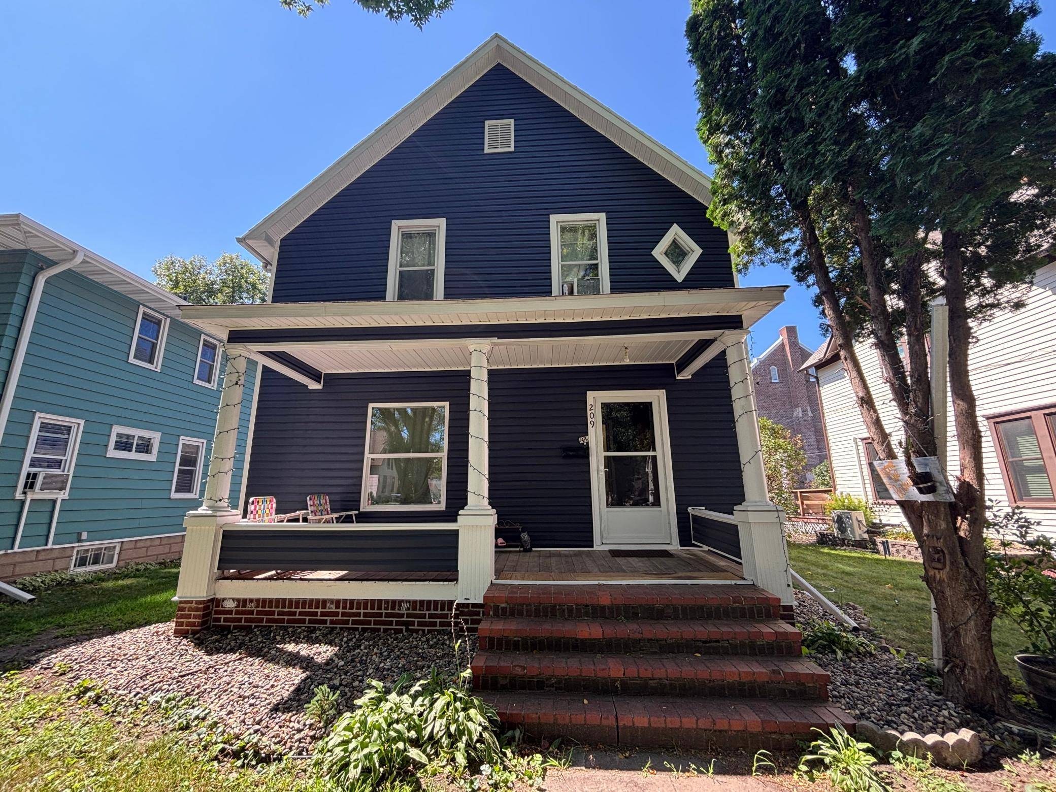 209 N 6th ST, Montevideo, MN 56265