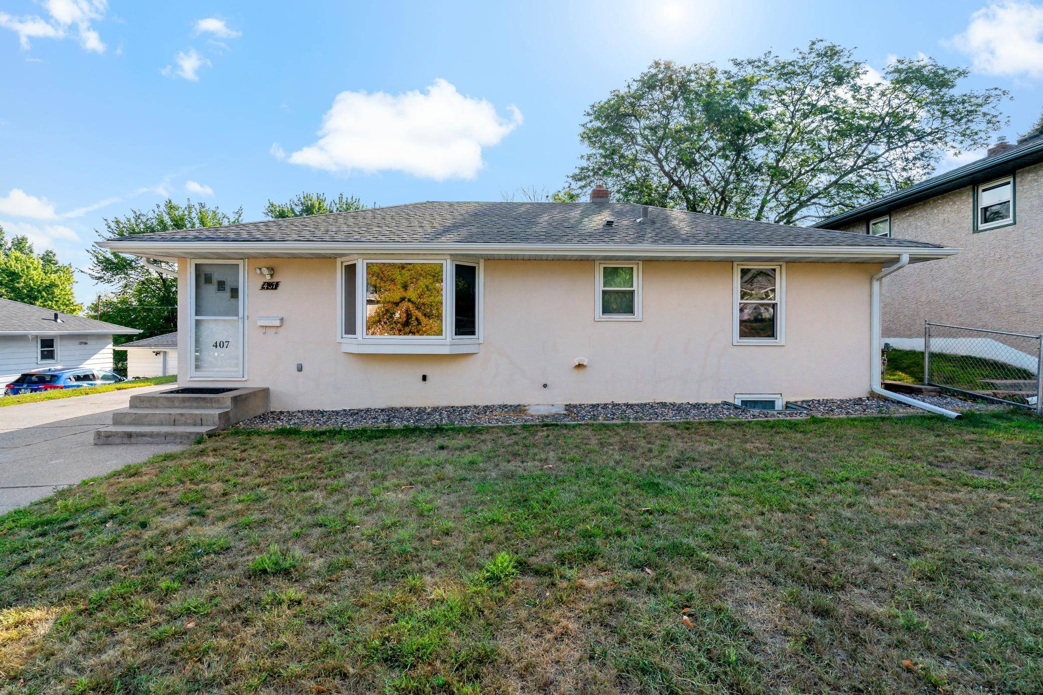 407 12th AVE S, South Saint Paul, MN 55075