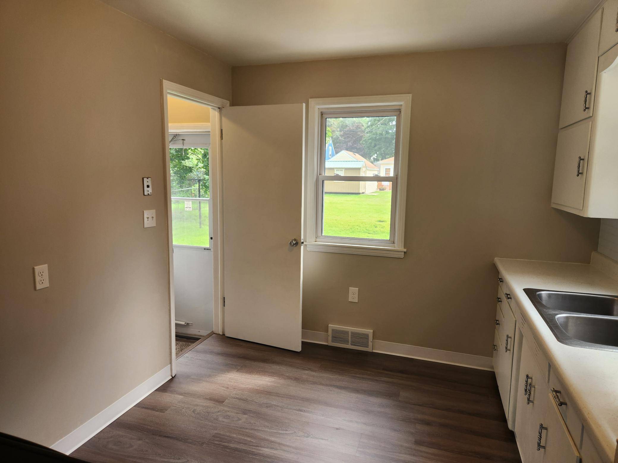 1806 2nd ST NE, Austin, MN 55912