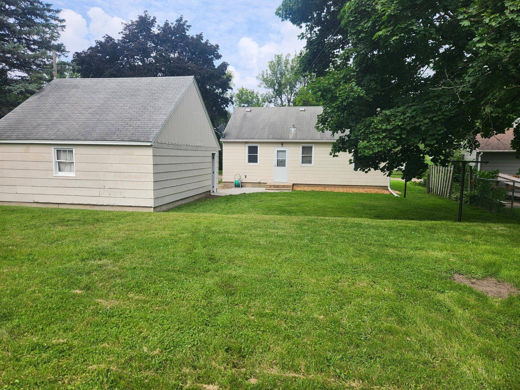 1806 2nd ST NE, Austin, MN 55912