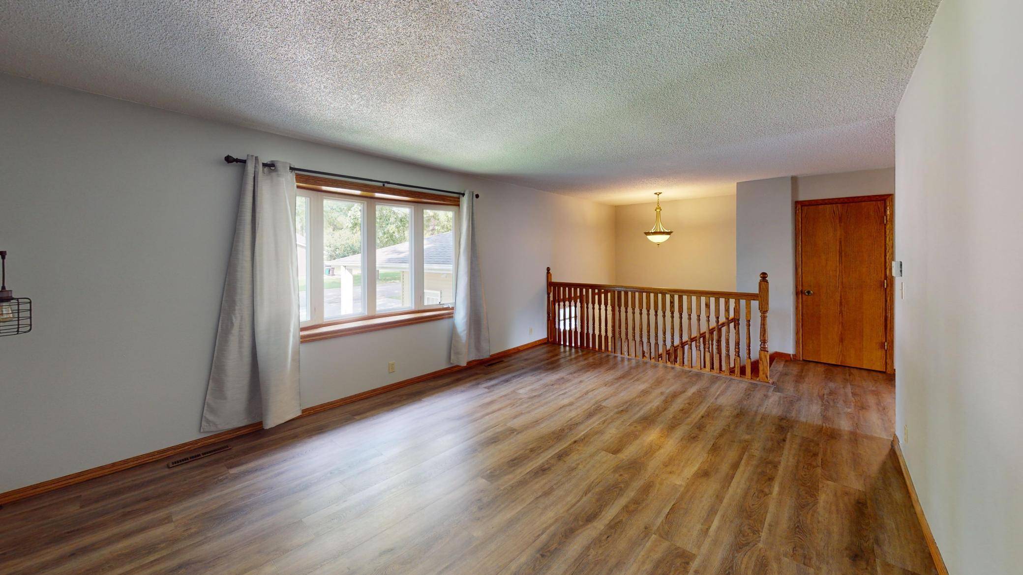 1605 Canary DR, Albert Lea, MN 56007