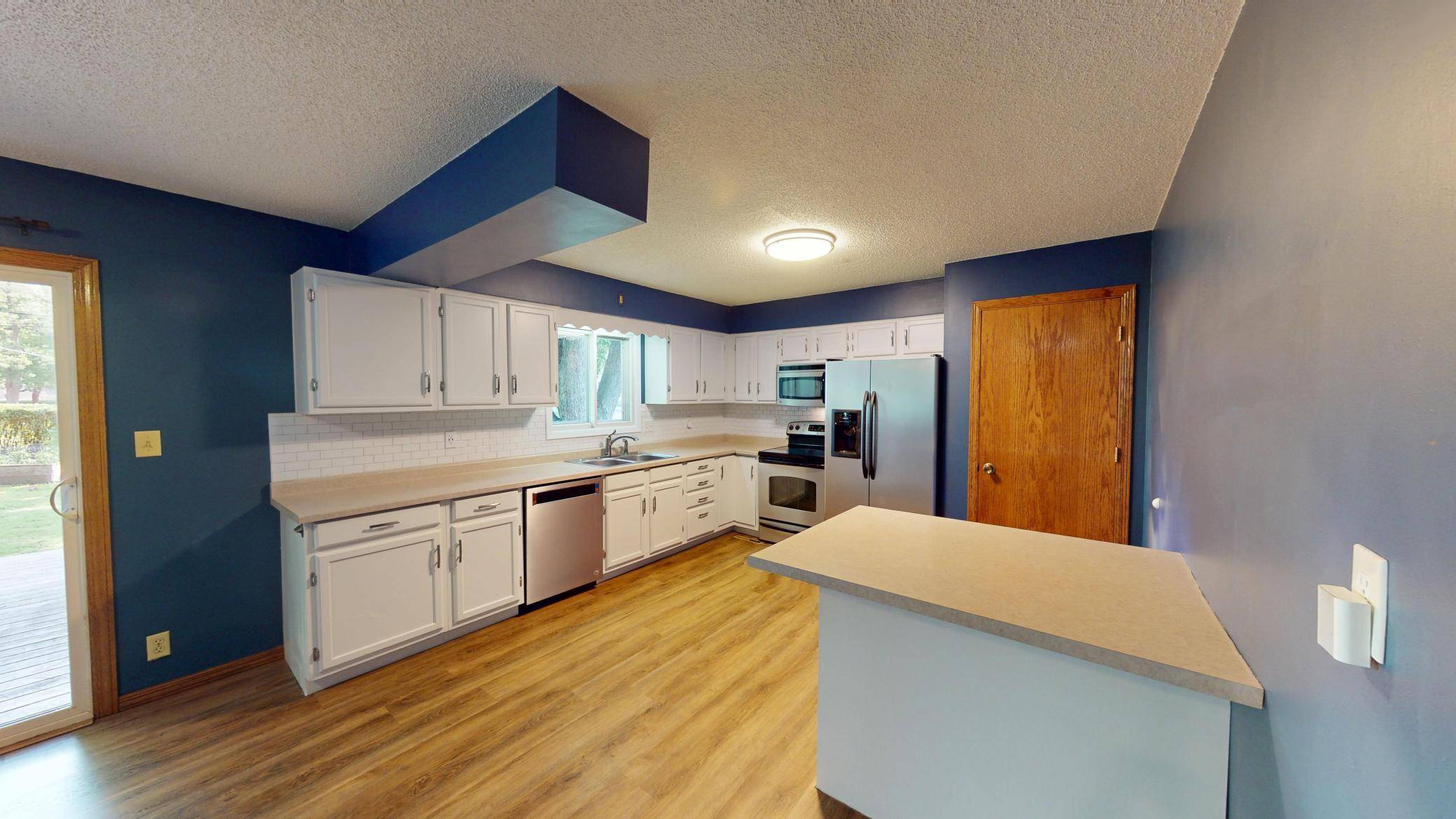 1605 Canary DR, Albert Lea, MN 56007