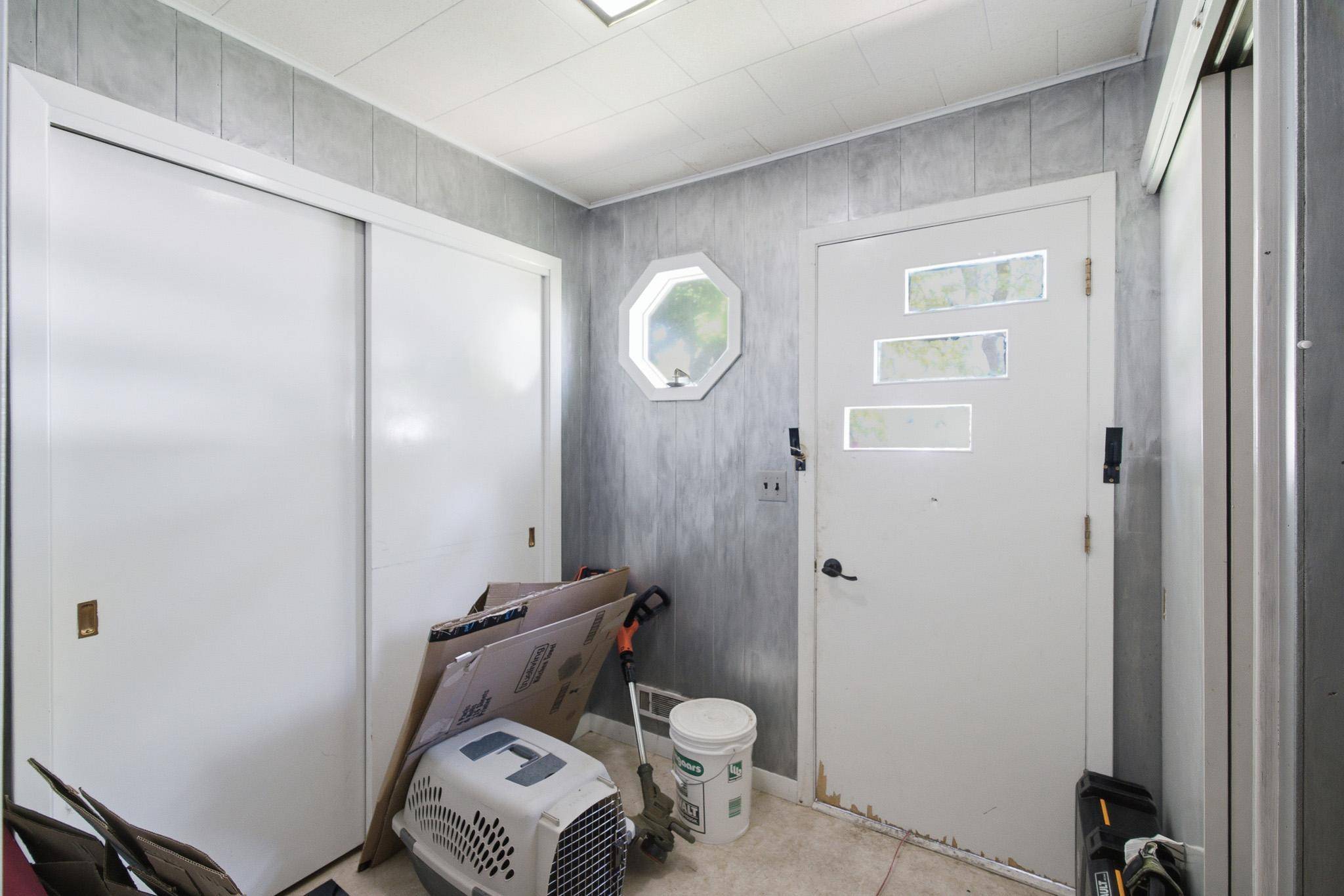 204 E 12th ST, Blue Earth, MN 56013