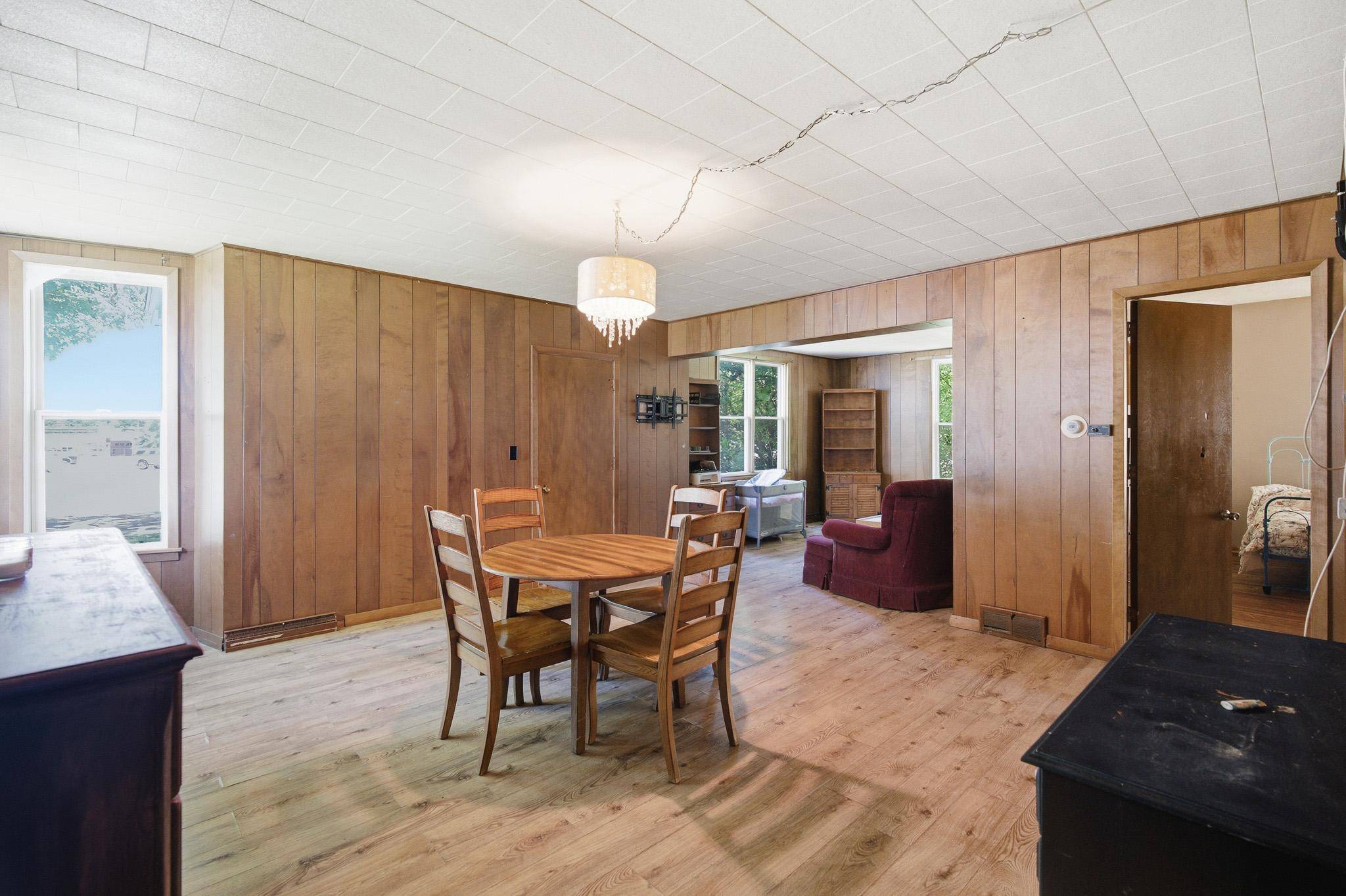 204 E 12th ST, Blue Earth, MN 56013