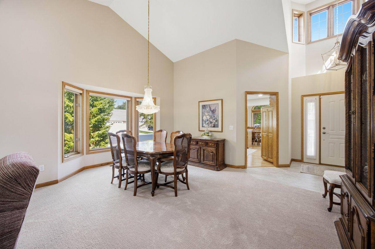 1264 Silverthorn DR, Shoreview, MN 55126