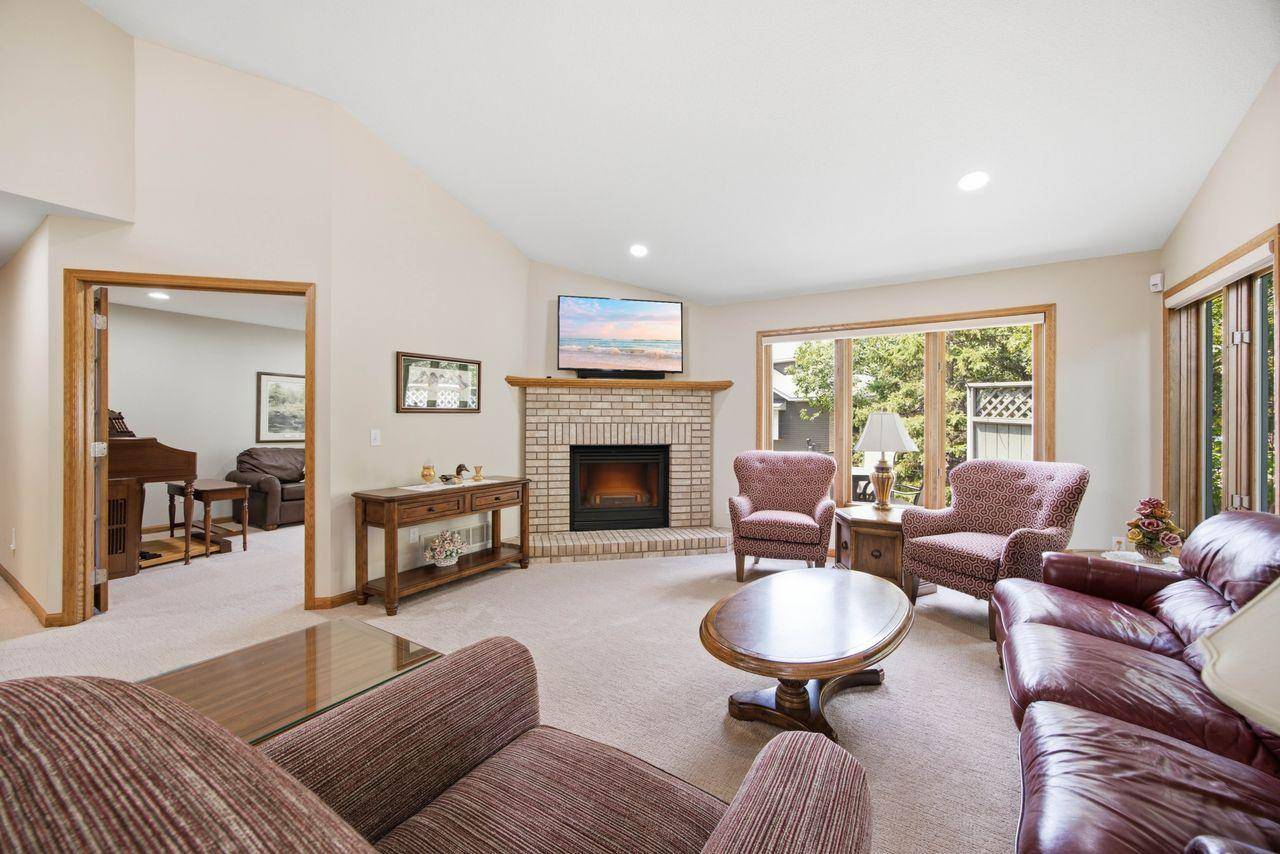 1264 Silverthorn DR, Shoreview, MN 55126