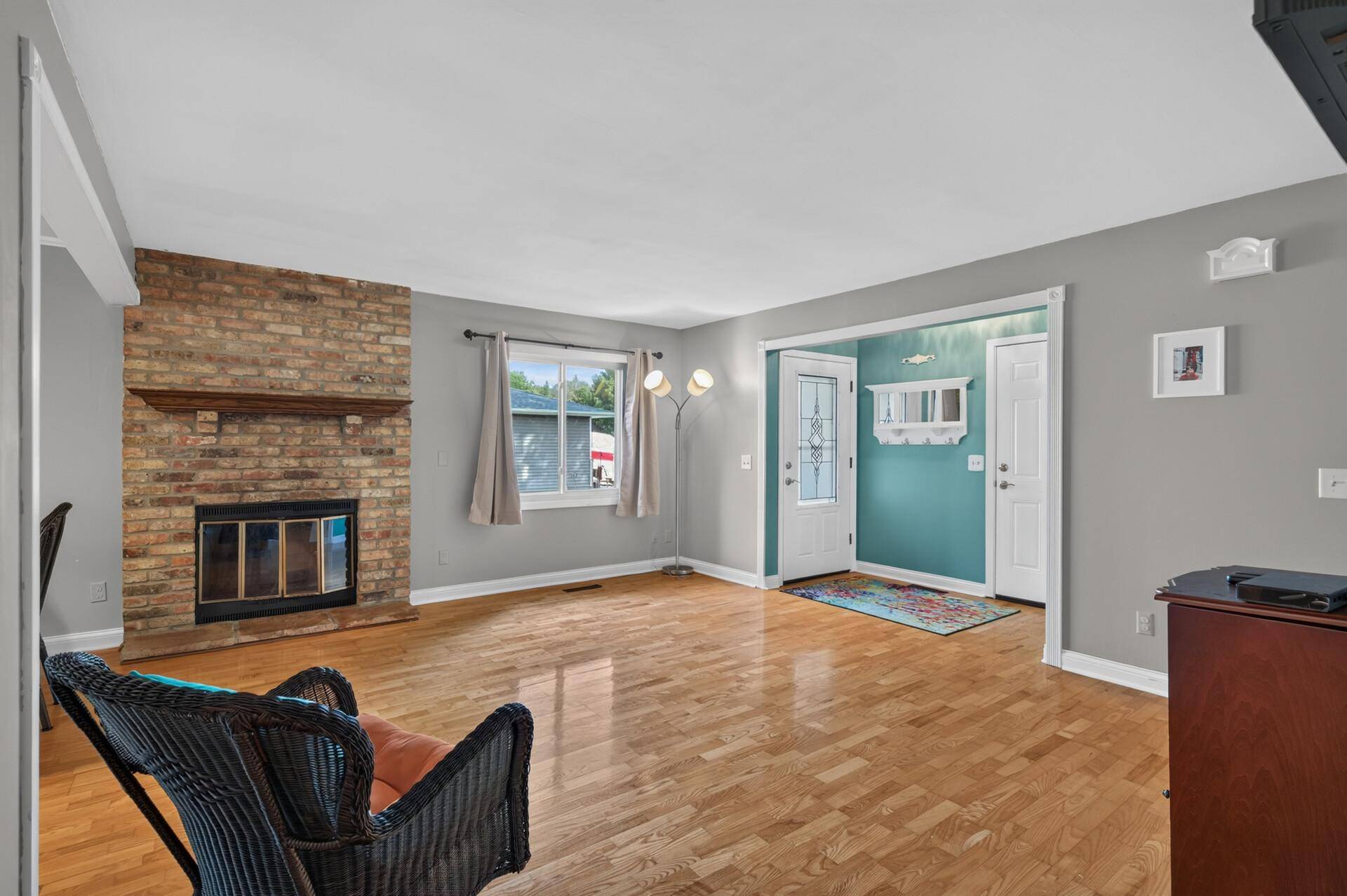 16614 Terrey Pine DR, Eden Prairie, MN 55347