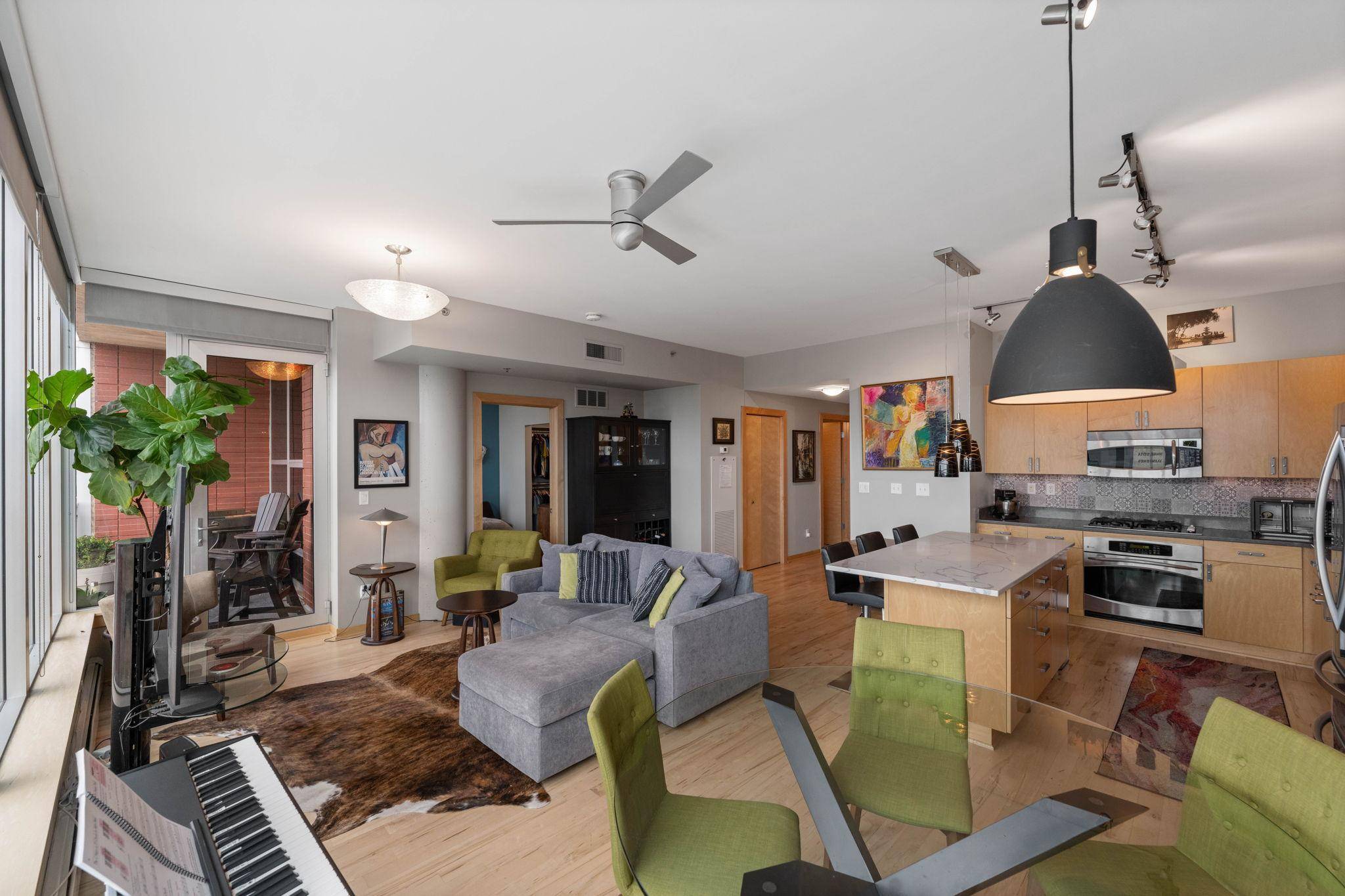 215 10th AVE S #632, Minneapolis, MN 55415