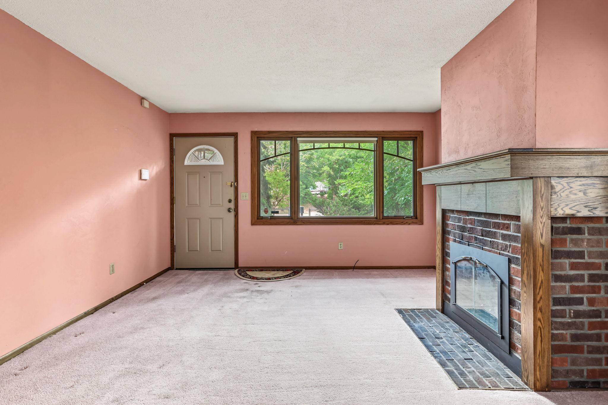 1677 Burns AVE, Saint Paul, MN 55106