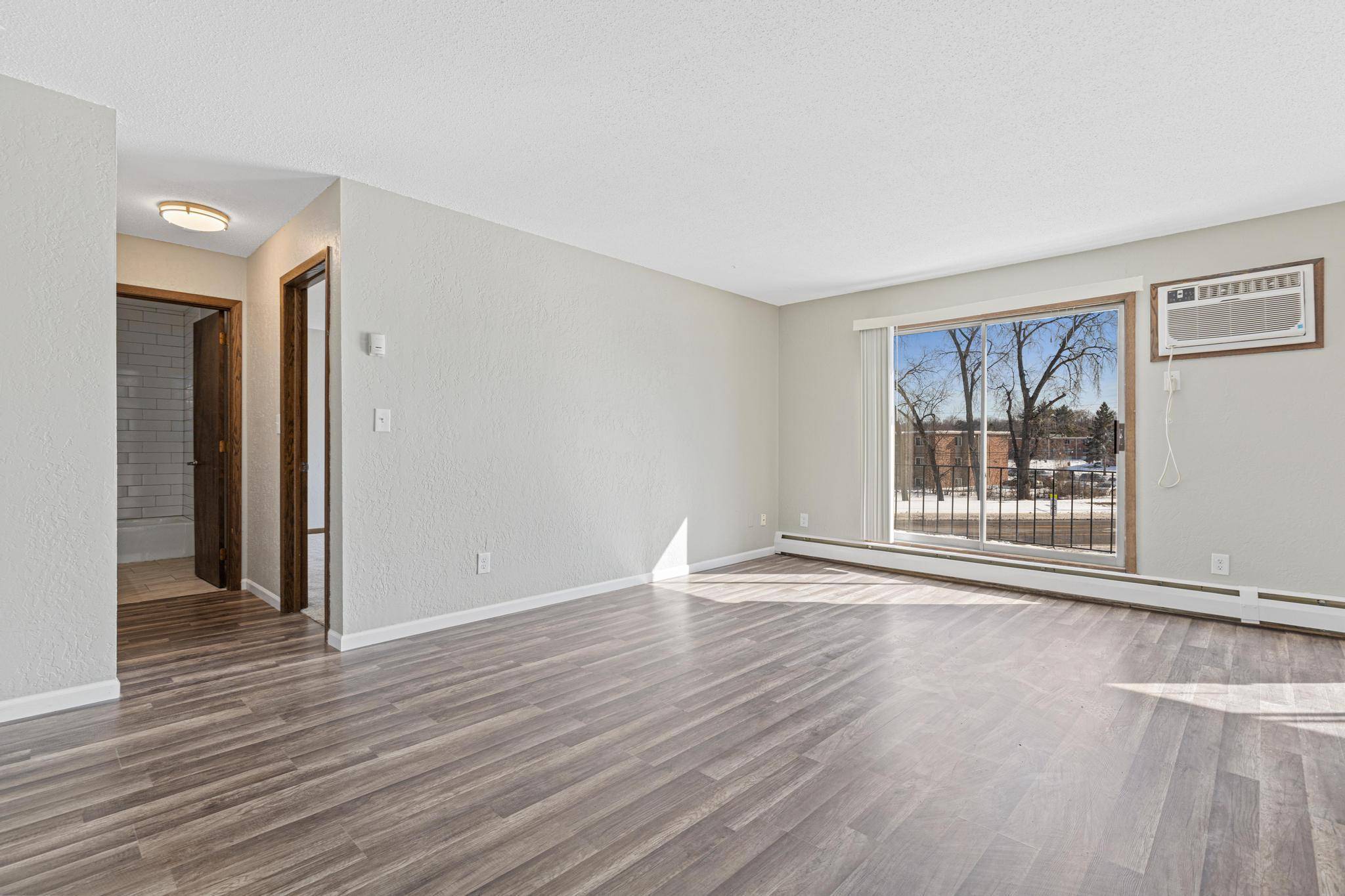 2210 Eldridge Ave E #201, North Saint Paul, MN 55109