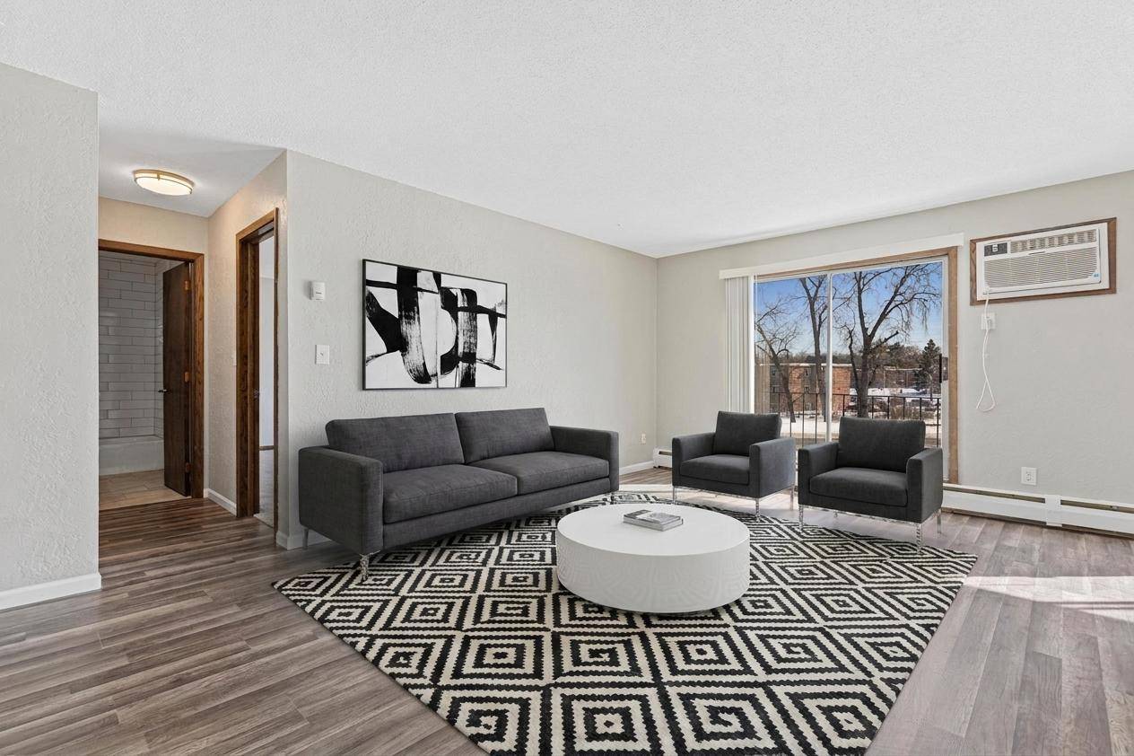 2210 Eldridge Ave E #201, North Saint Paul, MN 55109