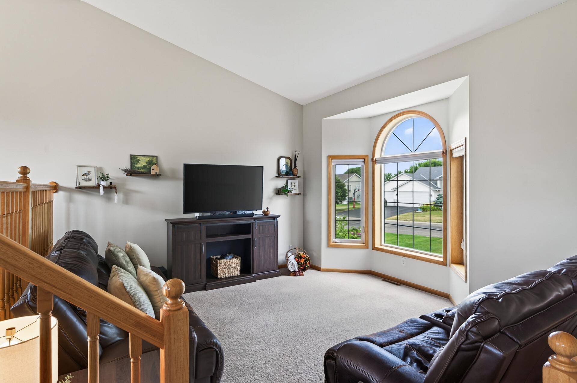 11683 10th ST NE, Hanover, MN 55341