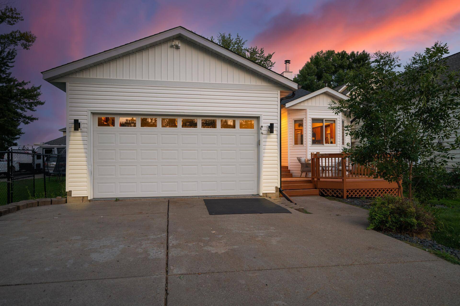 1055 N Shore DR, Forest Lake, MN 55025