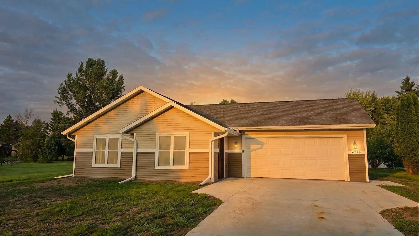 6528 John AVE, Superior, WI 54880