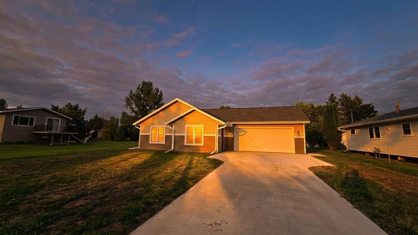 6528 John AVE, Superior, WI 54880