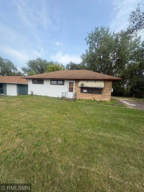 2594 Fairview AVE N, Roseville, MN 55113