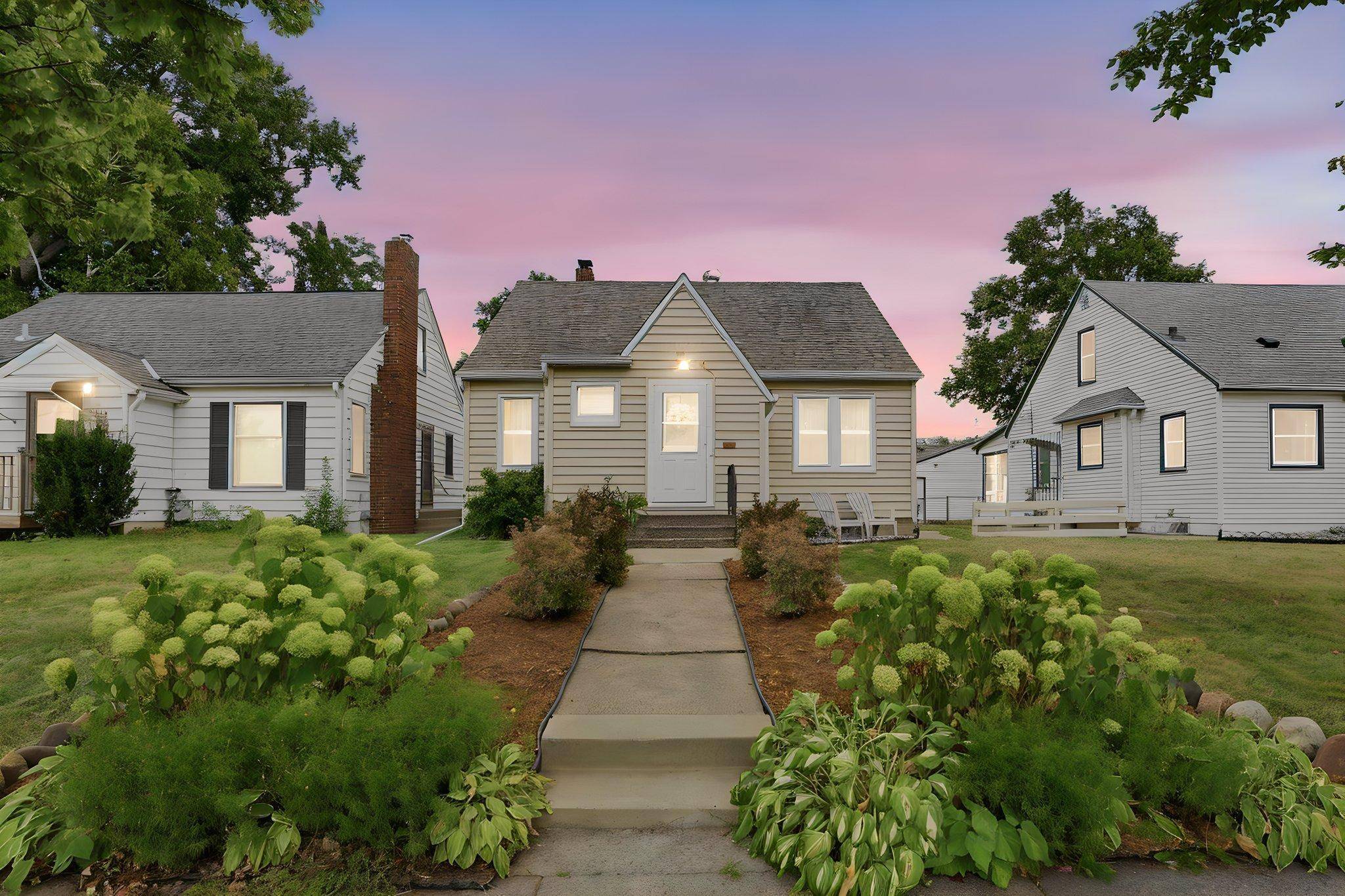 1238 Grotto ST N, Saint Paul, MN 55117