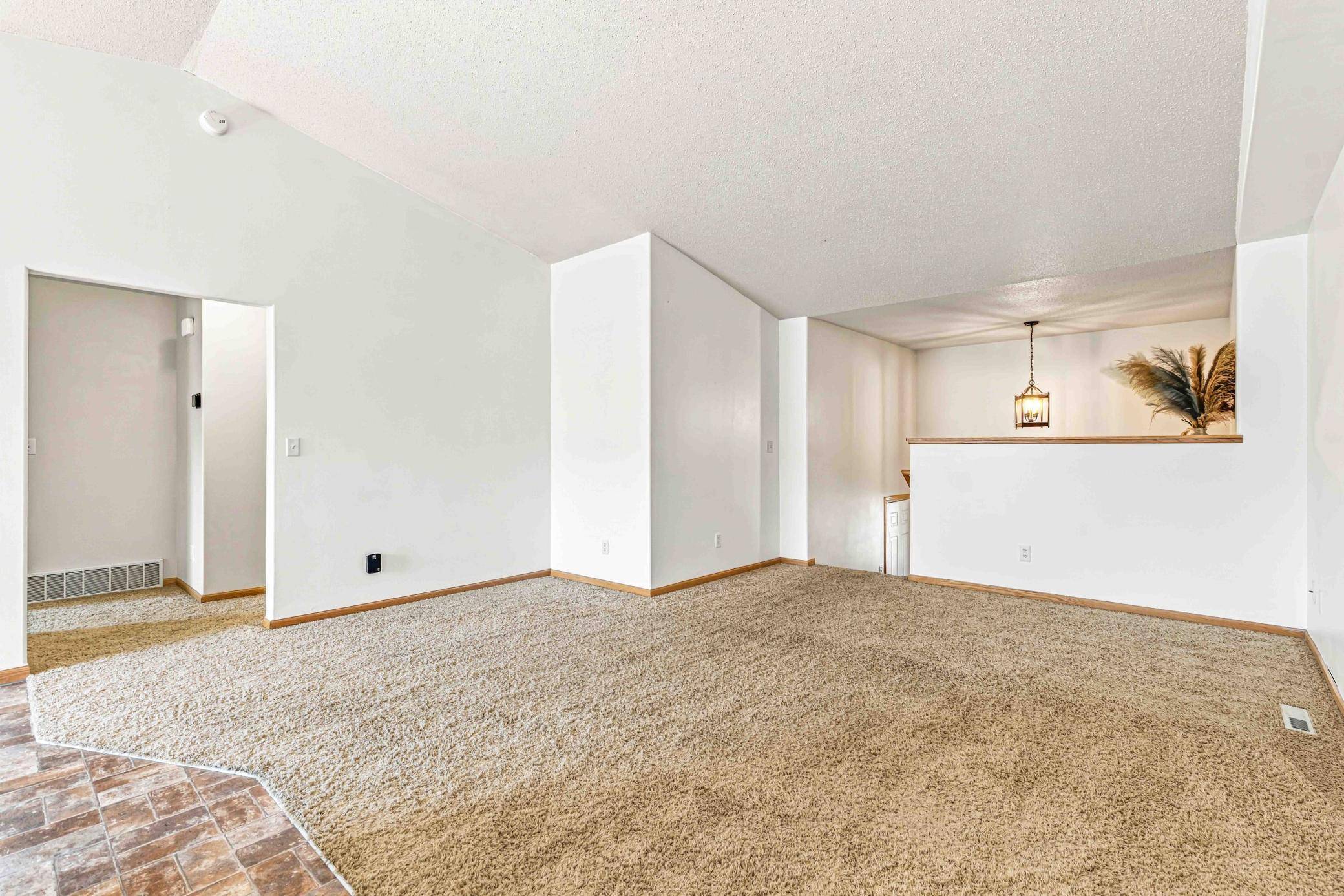 605 13 1/2 AVE E, West Fargo, ND 58078