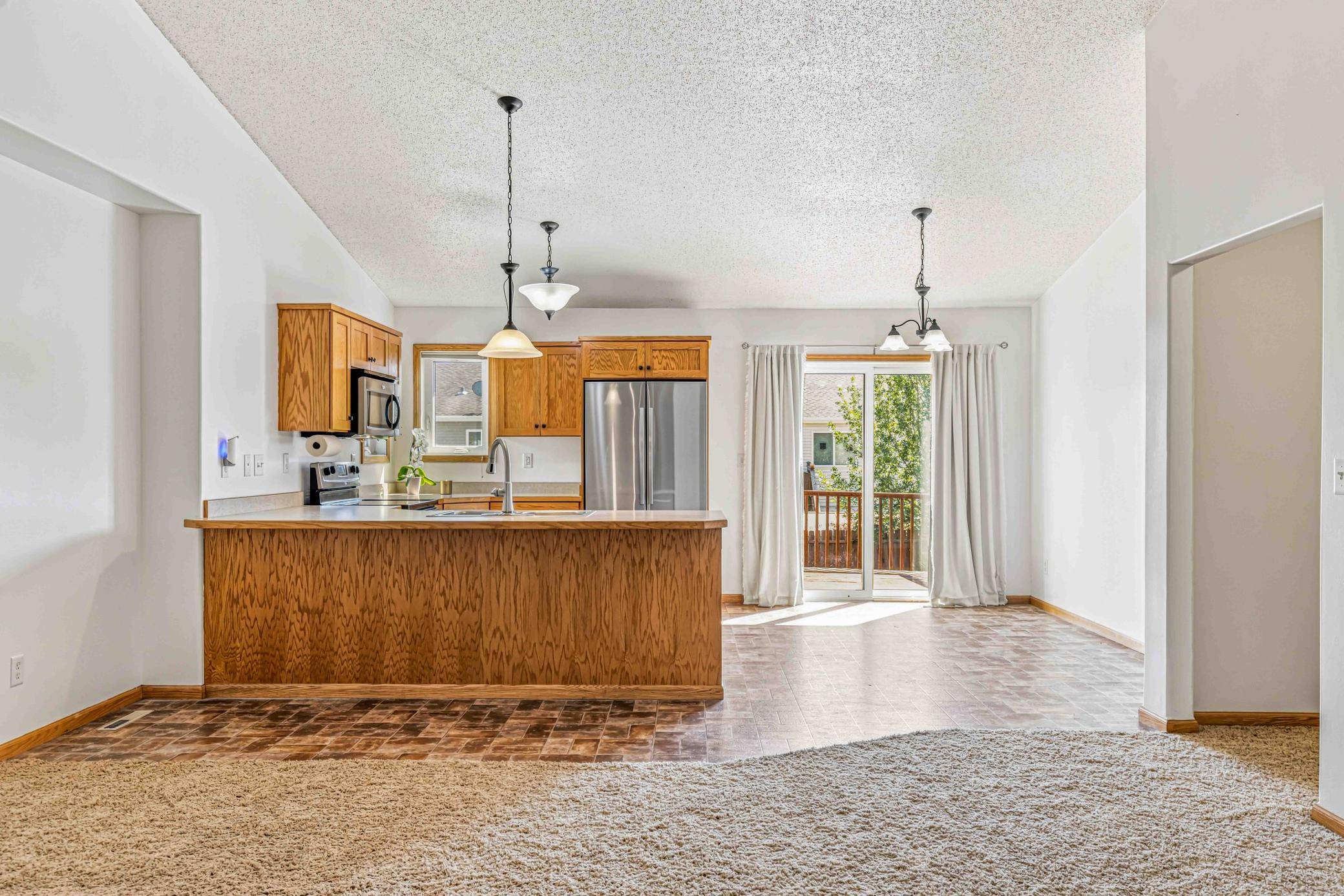 605 13 1/2 AVE E, West Fargo, ND 58078